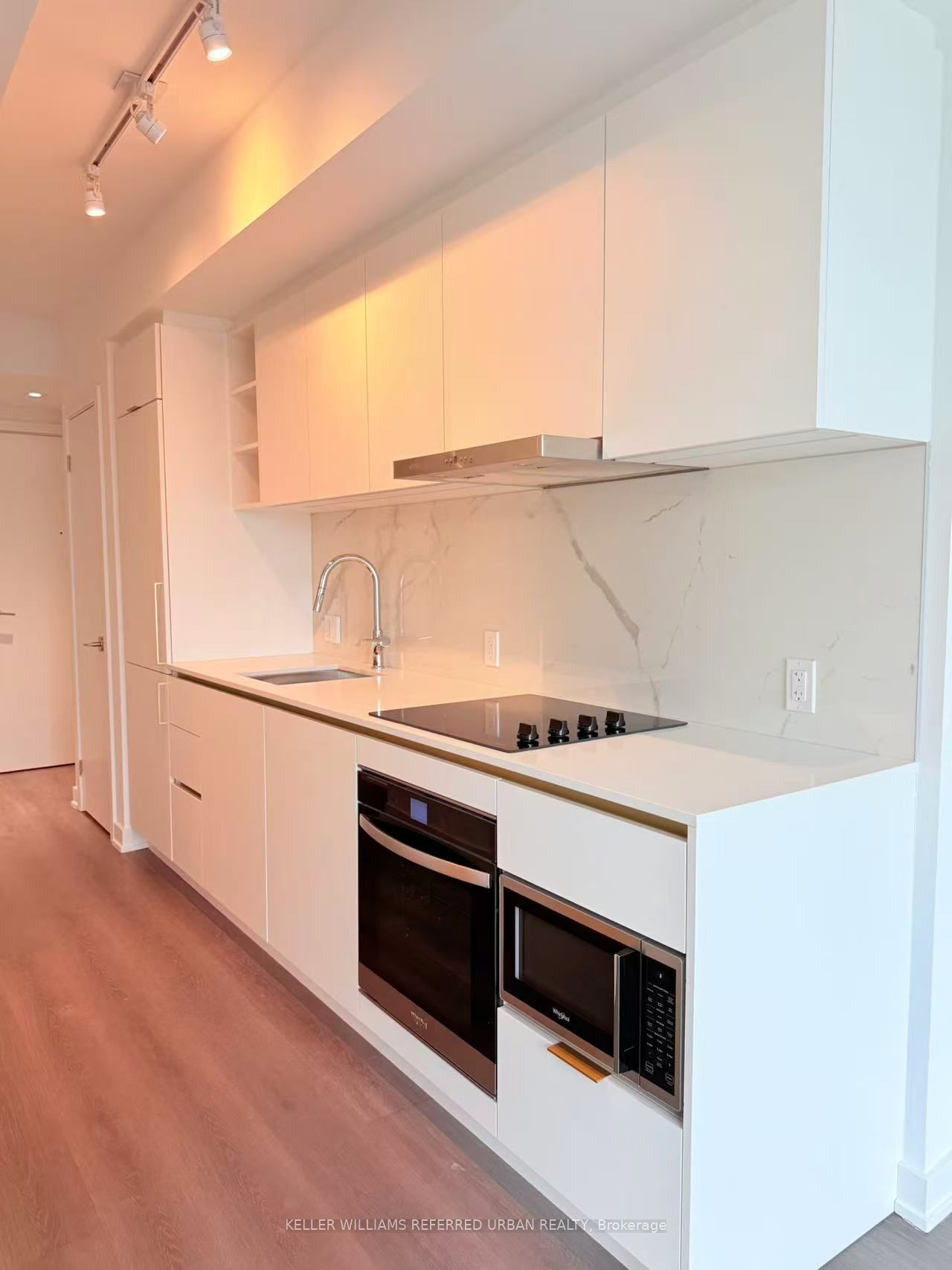 8 Wellesley Street W 3308 Property Photo 7