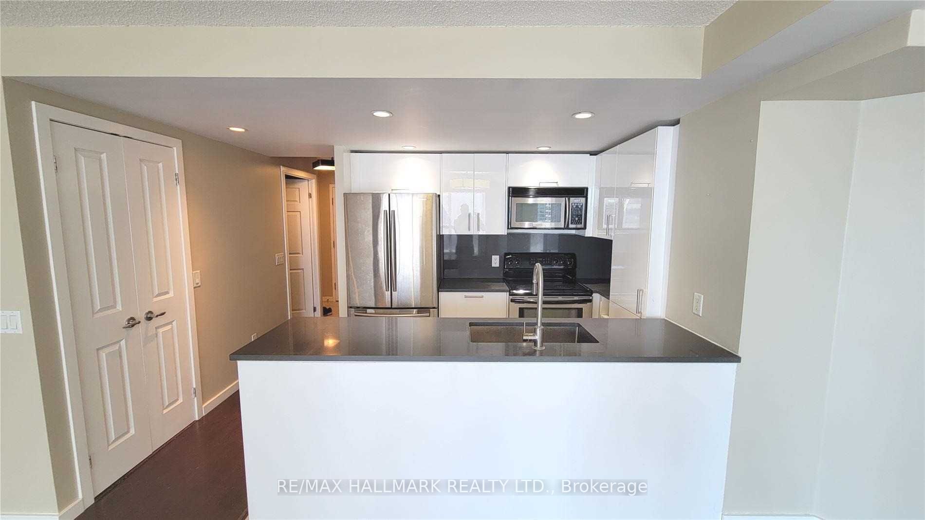 8 York Street 1206 Property Photo 4