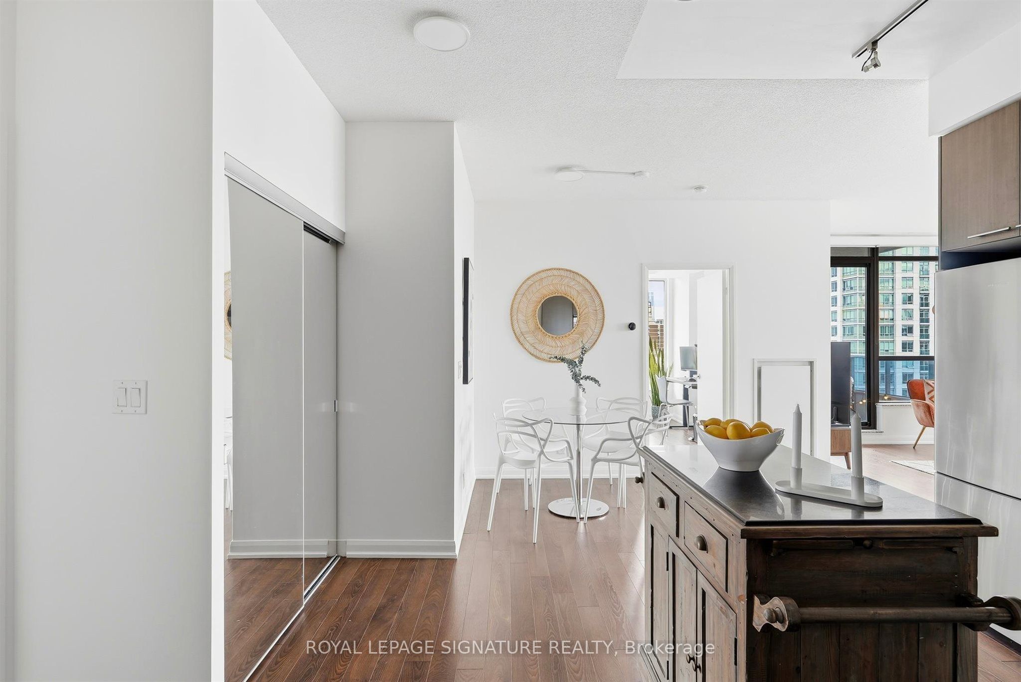 500 Sherbourne Street 2009 Property Photo 2