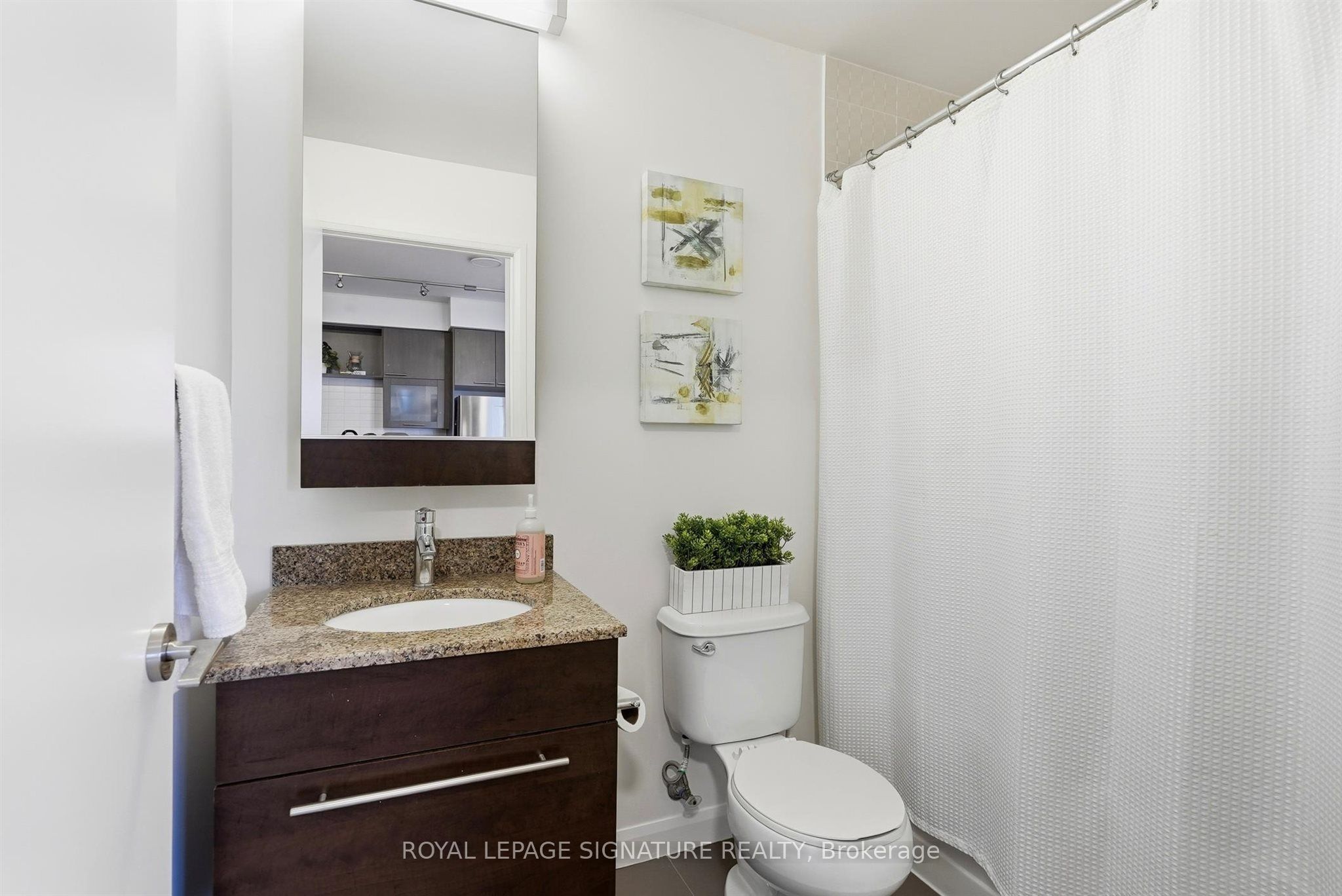 500 Sherbourne Street 2009 Property Photo 8