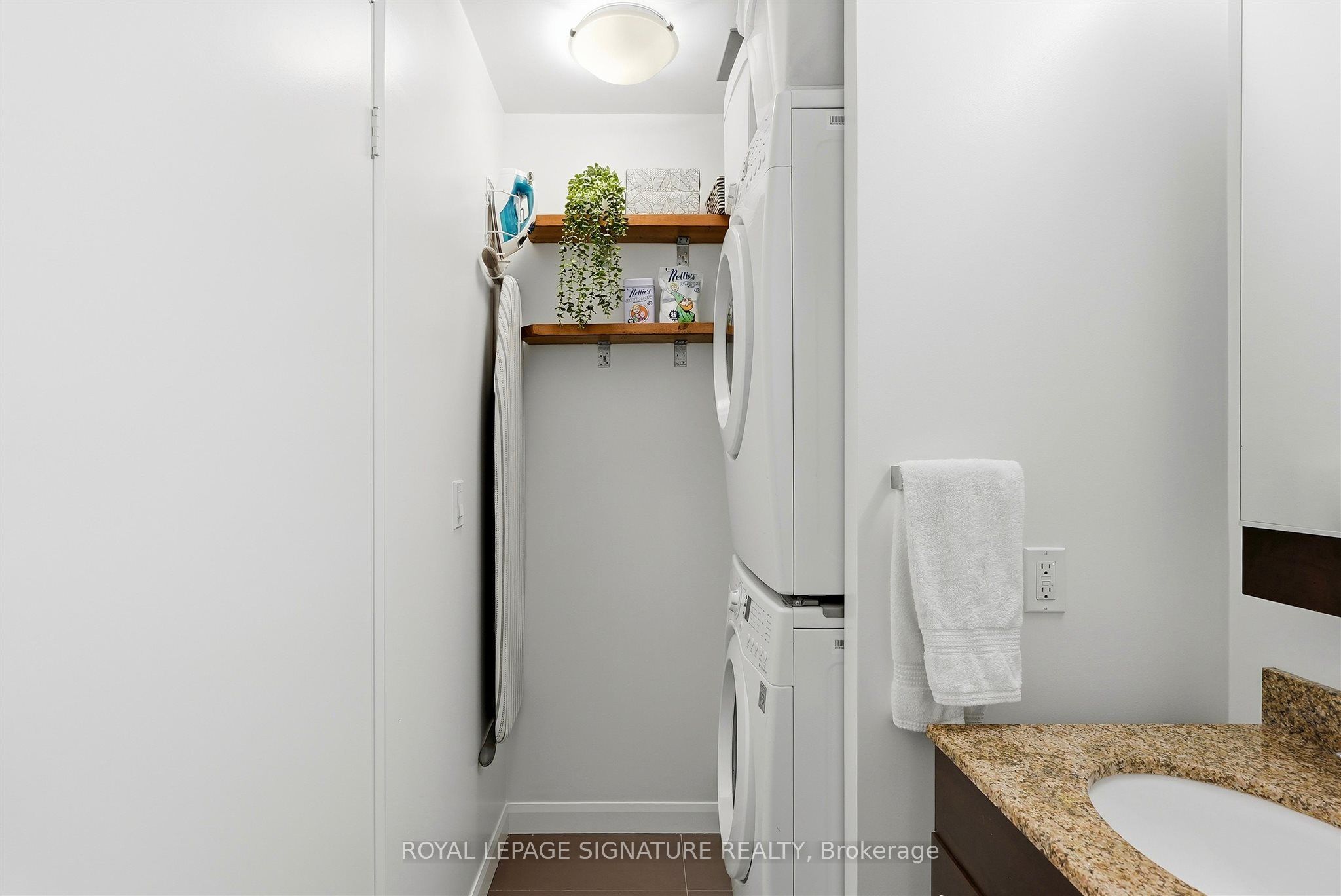 500 Sherbourne Street 2009 Property Photo 9