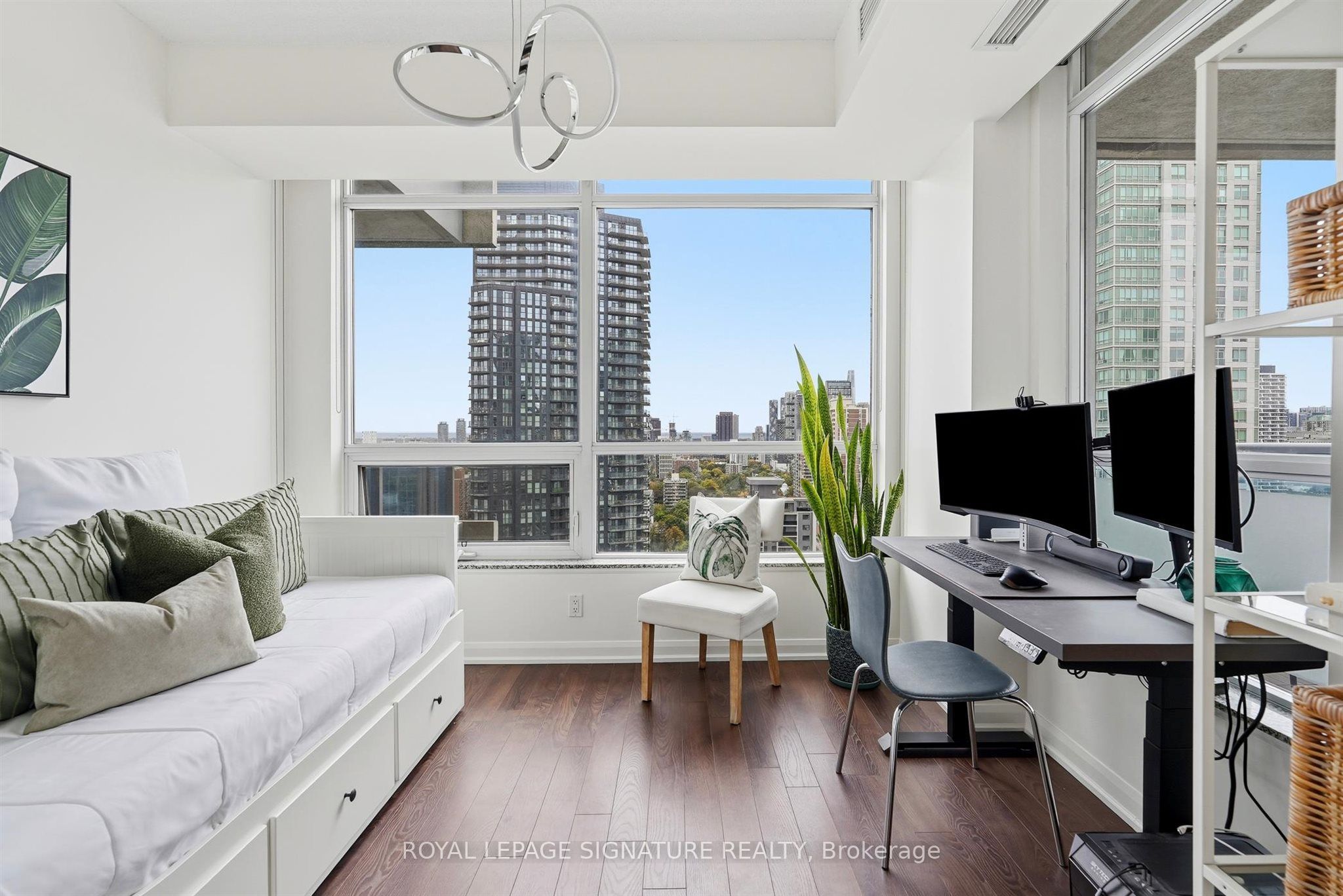 500 Sherbourne Street 2009 Property Photo 10
