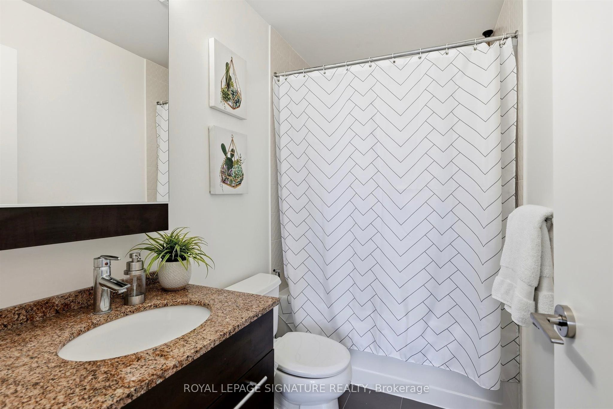 500 Sherbourne Street 2009 Property Photo 16
