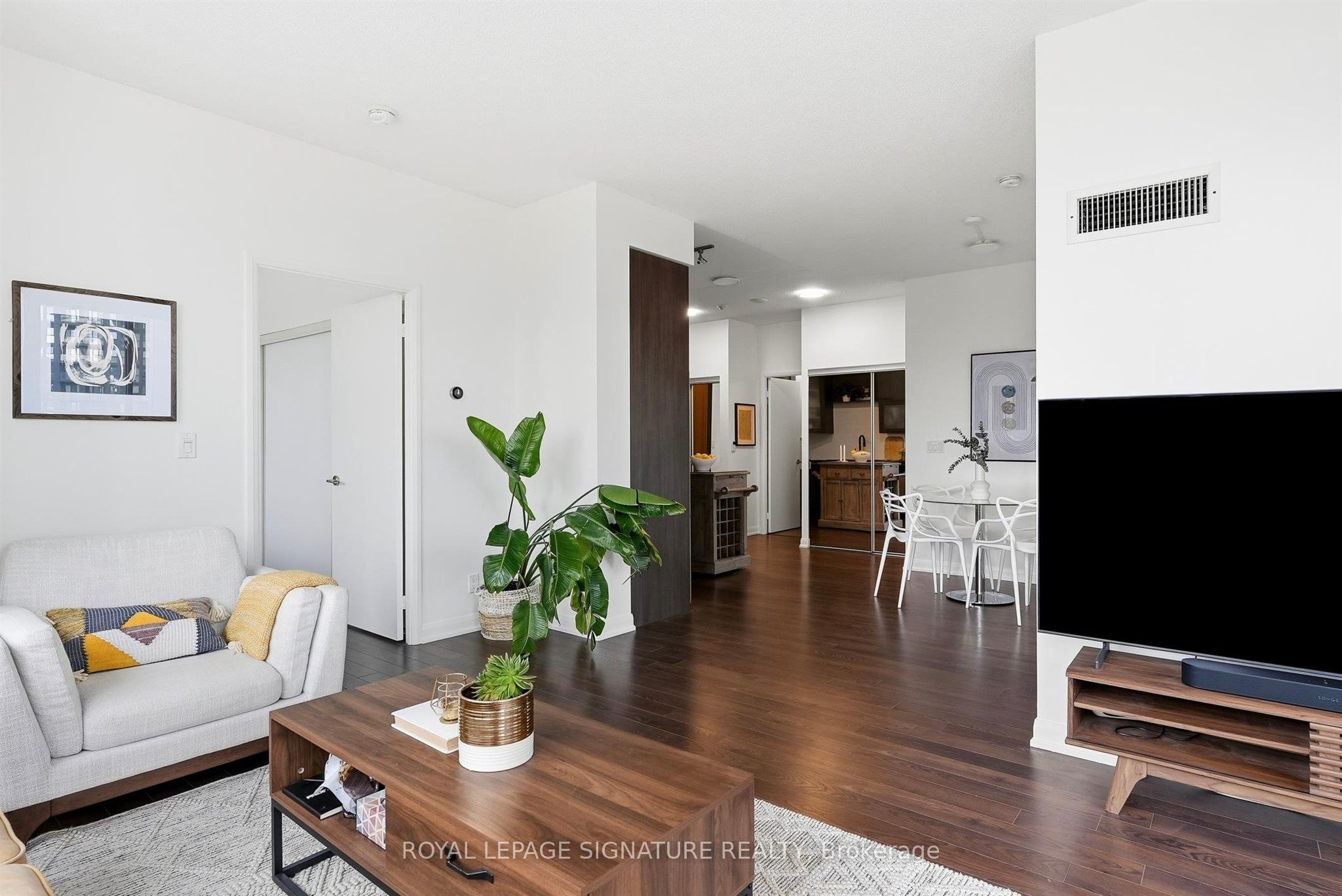 500 Sherbourne Street 2009 Property Photo 20