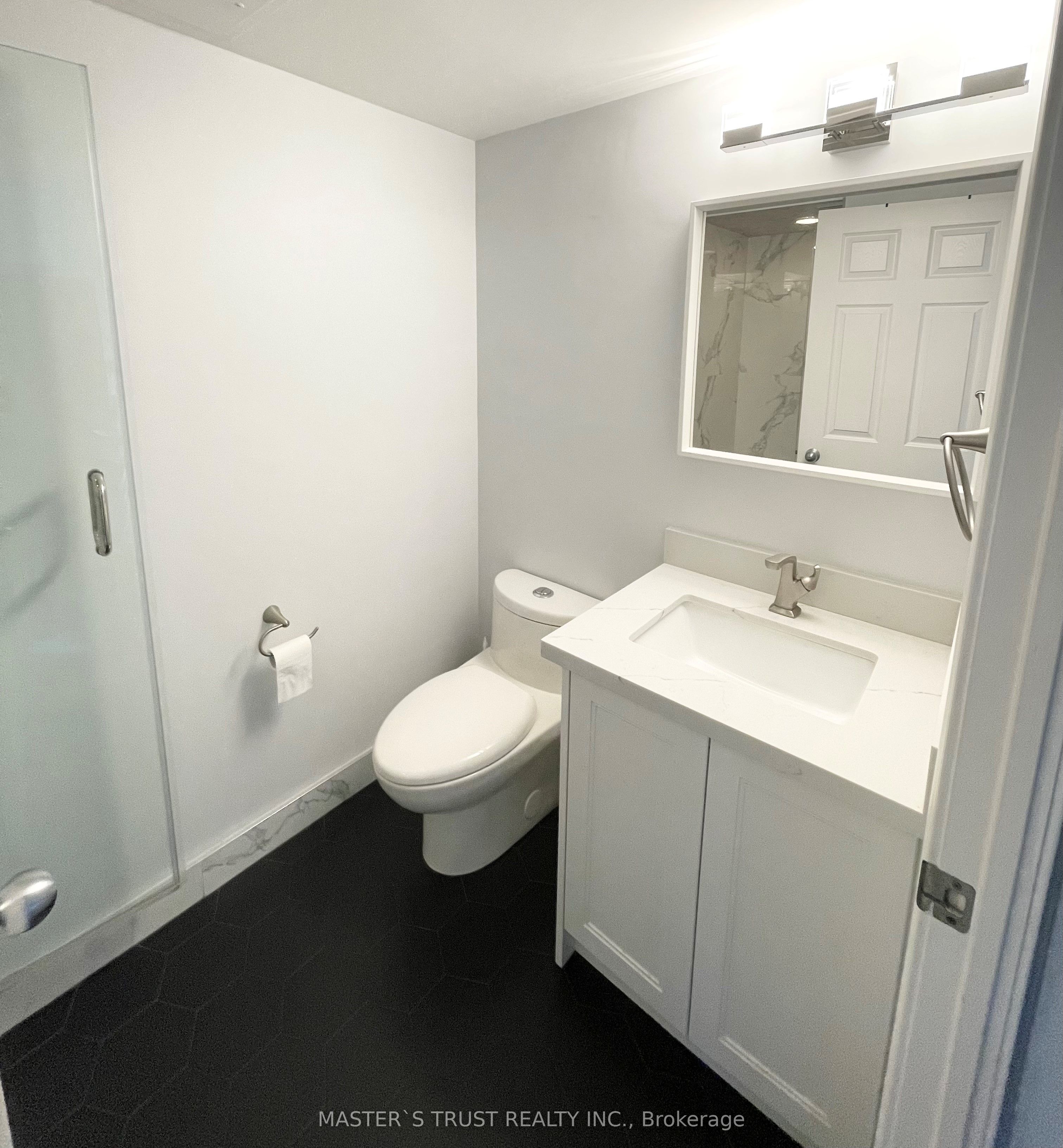 28 Harrison Garden Boulevard 801 Property Photo 10