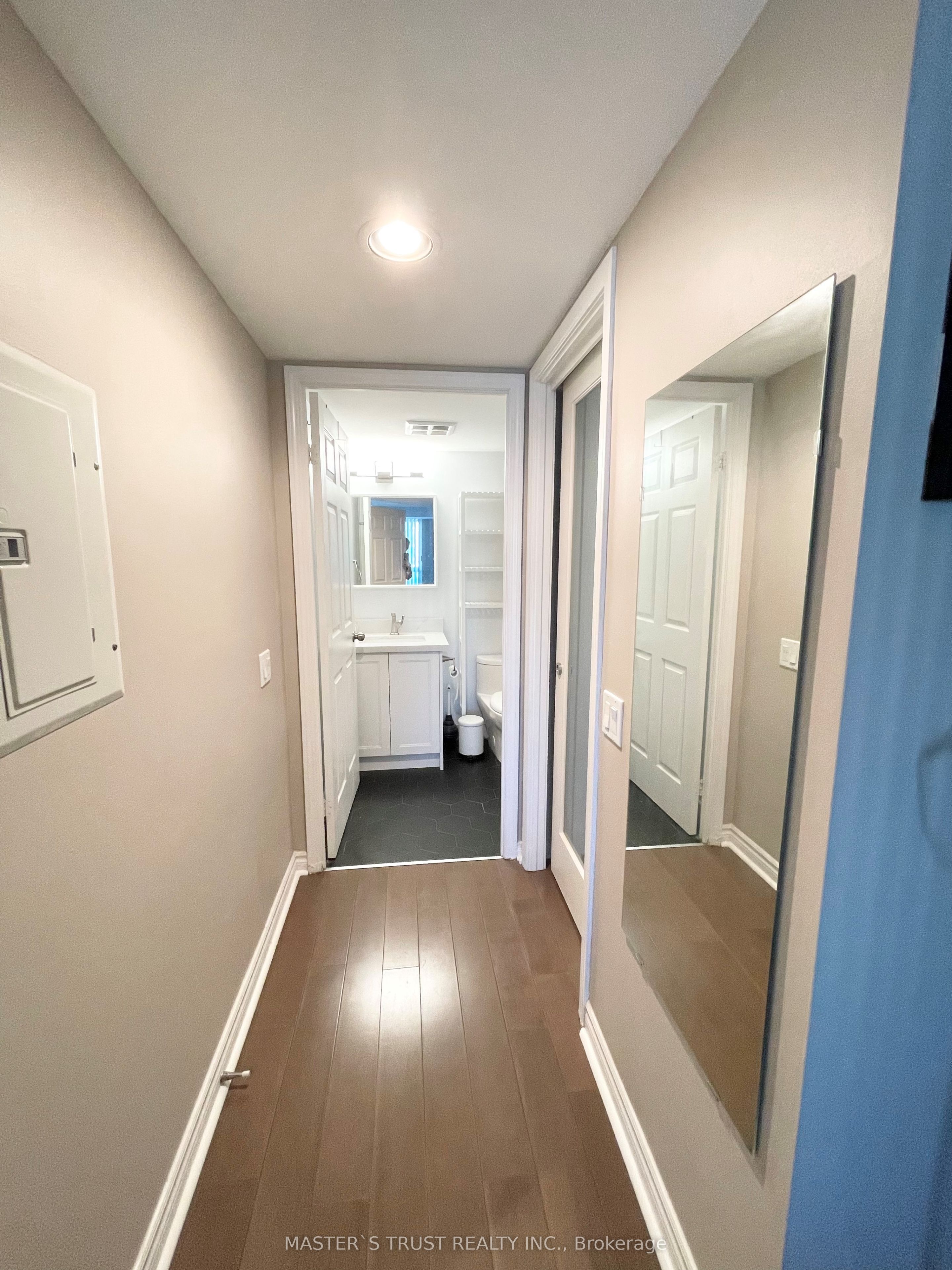 28 Harrison Garden Boulevard 801 Property Photo 13
