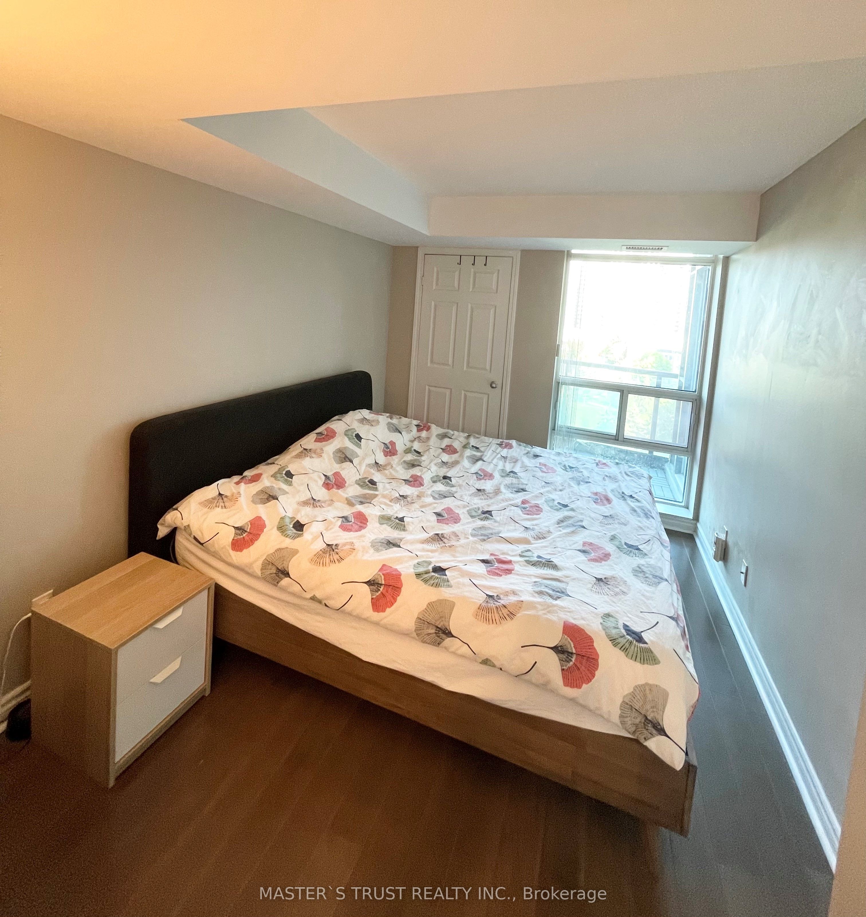 28 Harrison Garden Boulevard 801 Property Photo 15