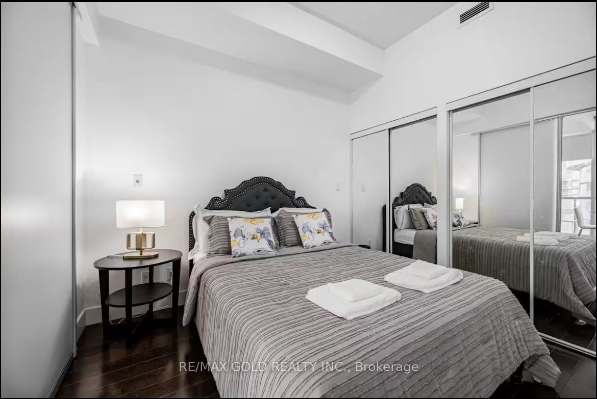 55 Bremner Boulevard 2811 Property Photo 16