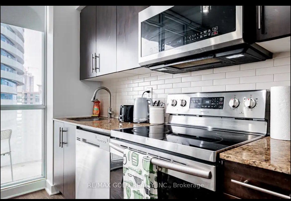 55 Bremner Boulevard 2811 Property Photo 19
