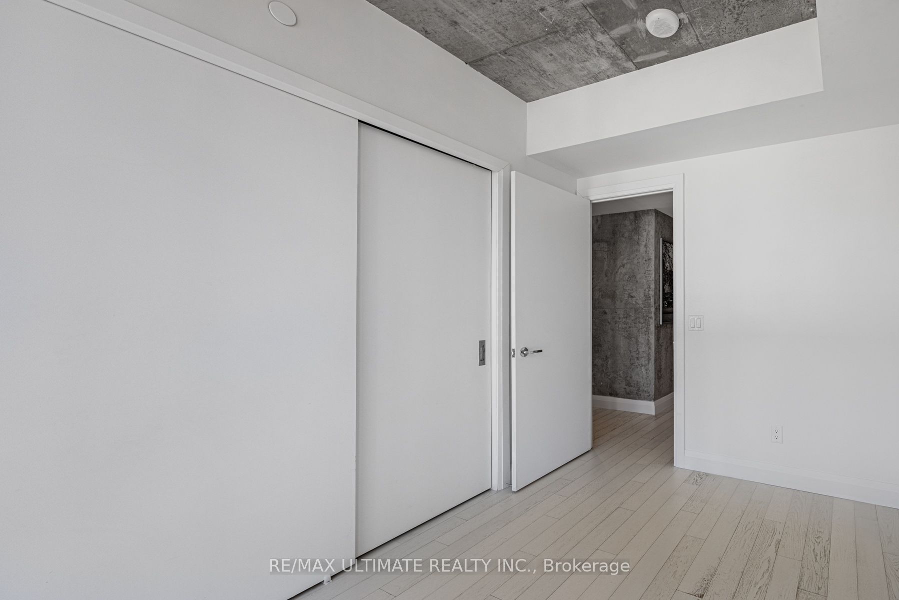 224 King Street W 1504 Property Photo 17