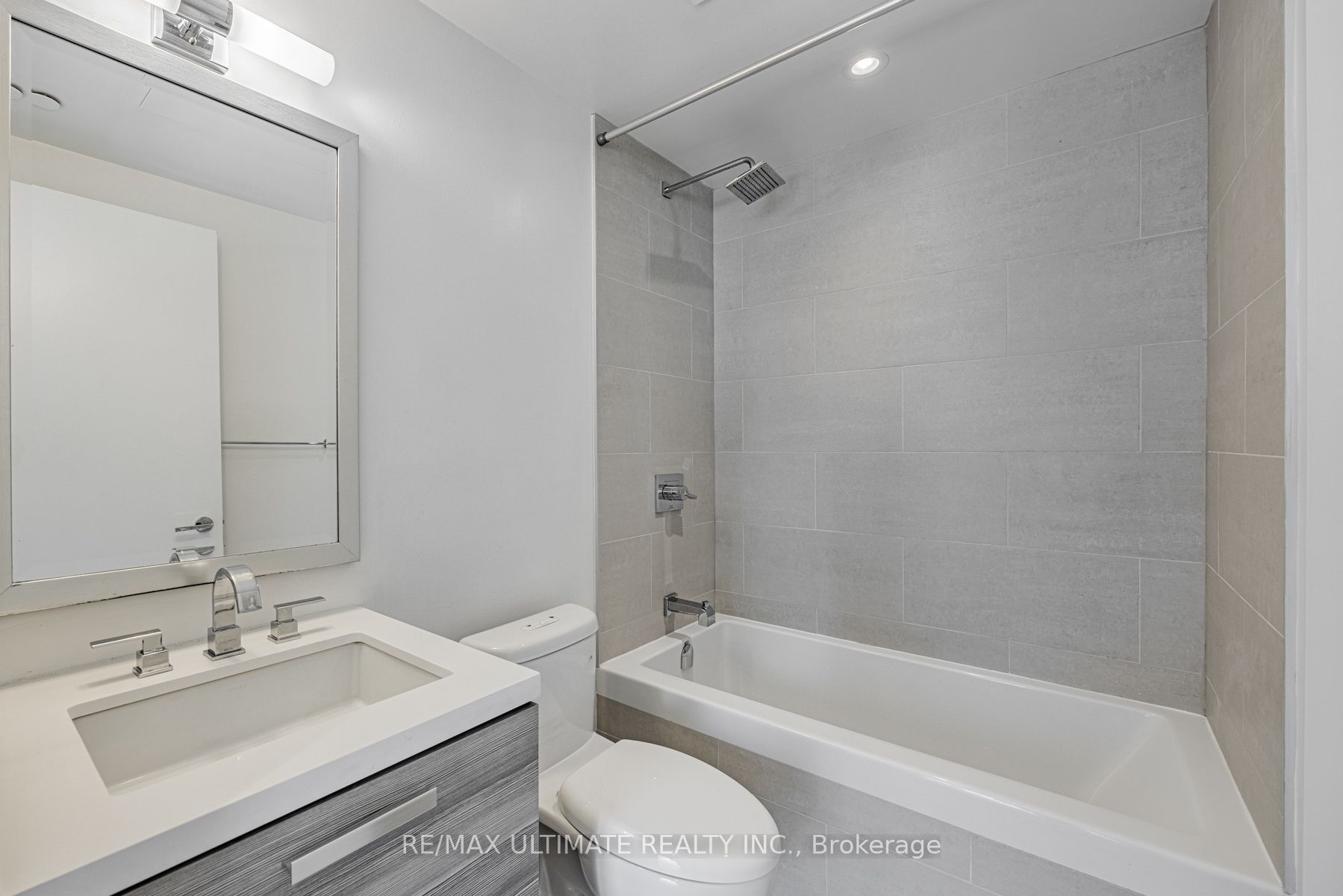 224 King Street W 1504 Property Photo 18