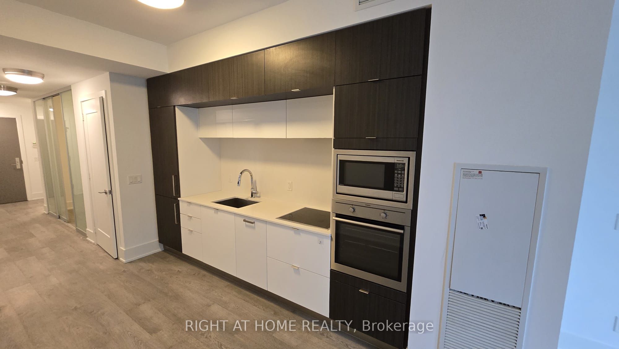 55 Merchants Wharf 519 Property Photo 26