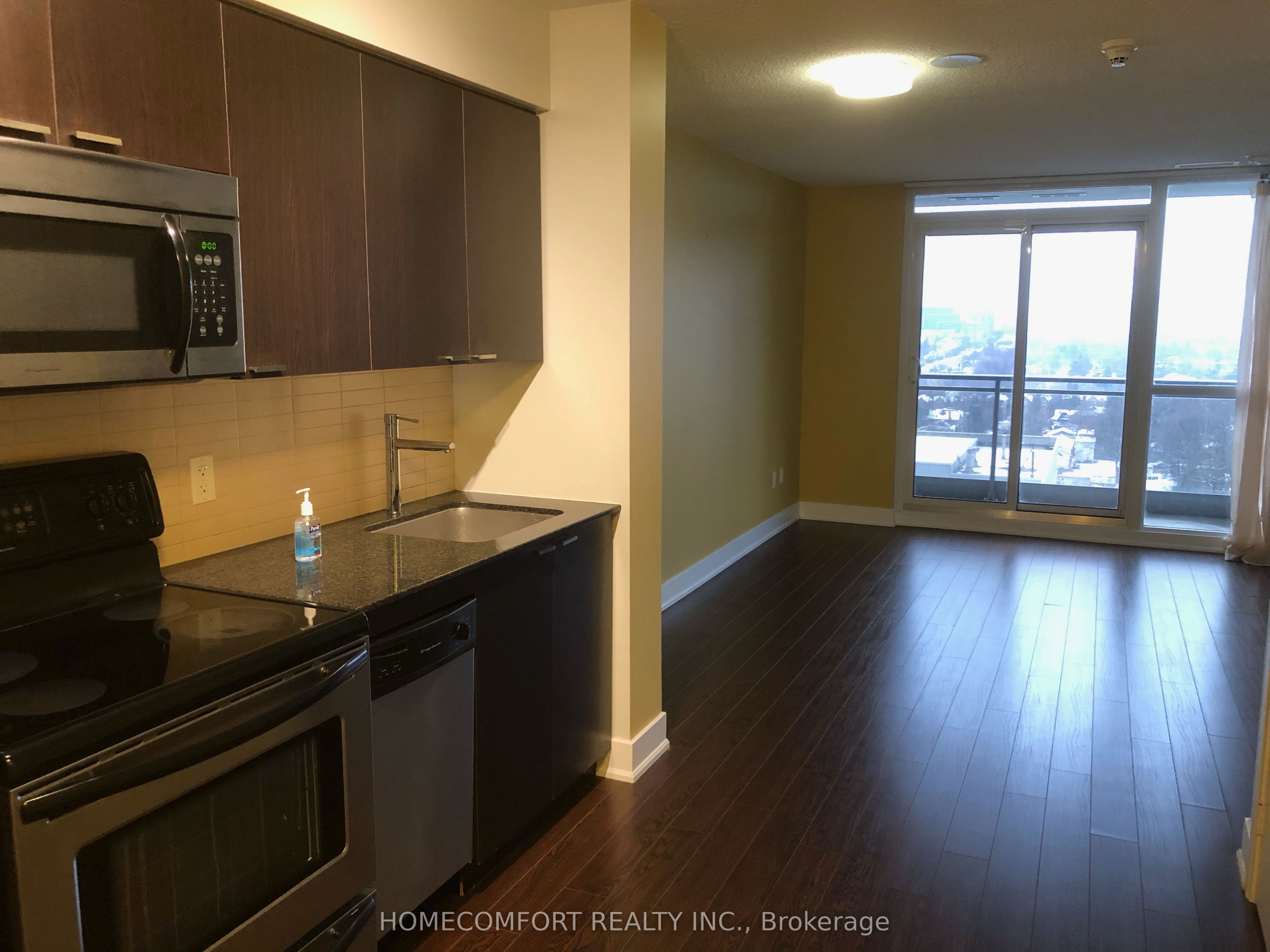 23 Sheppard Avenue East Avenue 1608 Property Photo 4