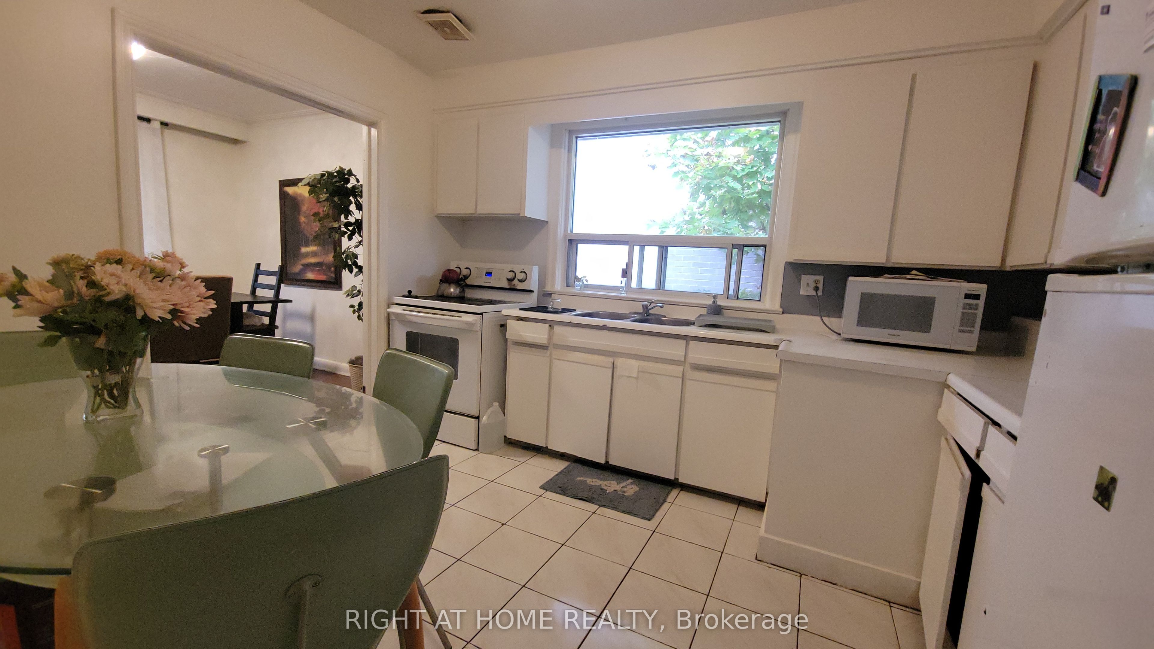 183 Maxome Avenue Property Photo 6
