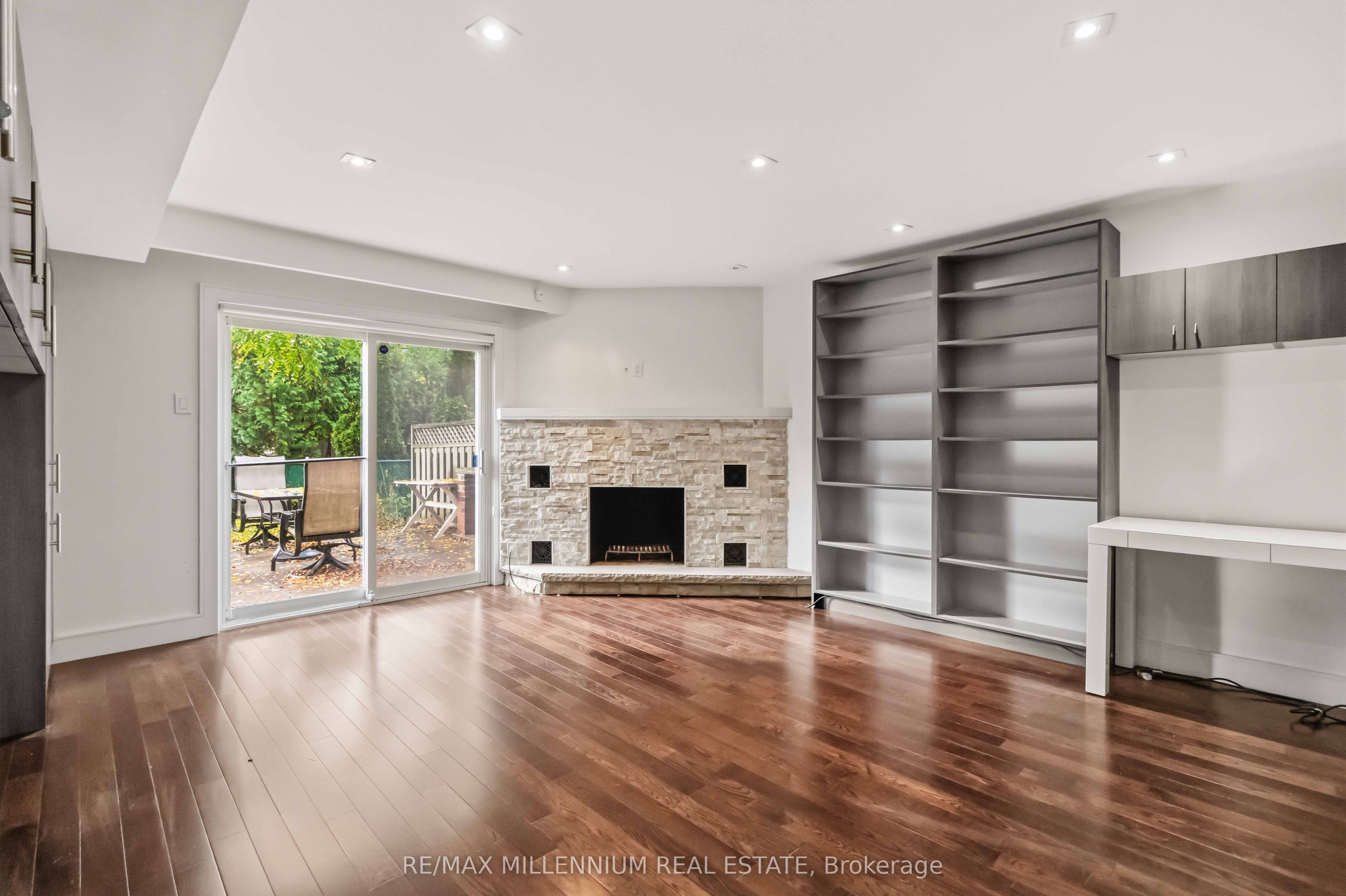 65 Castlefield Avenue Property Photo 9