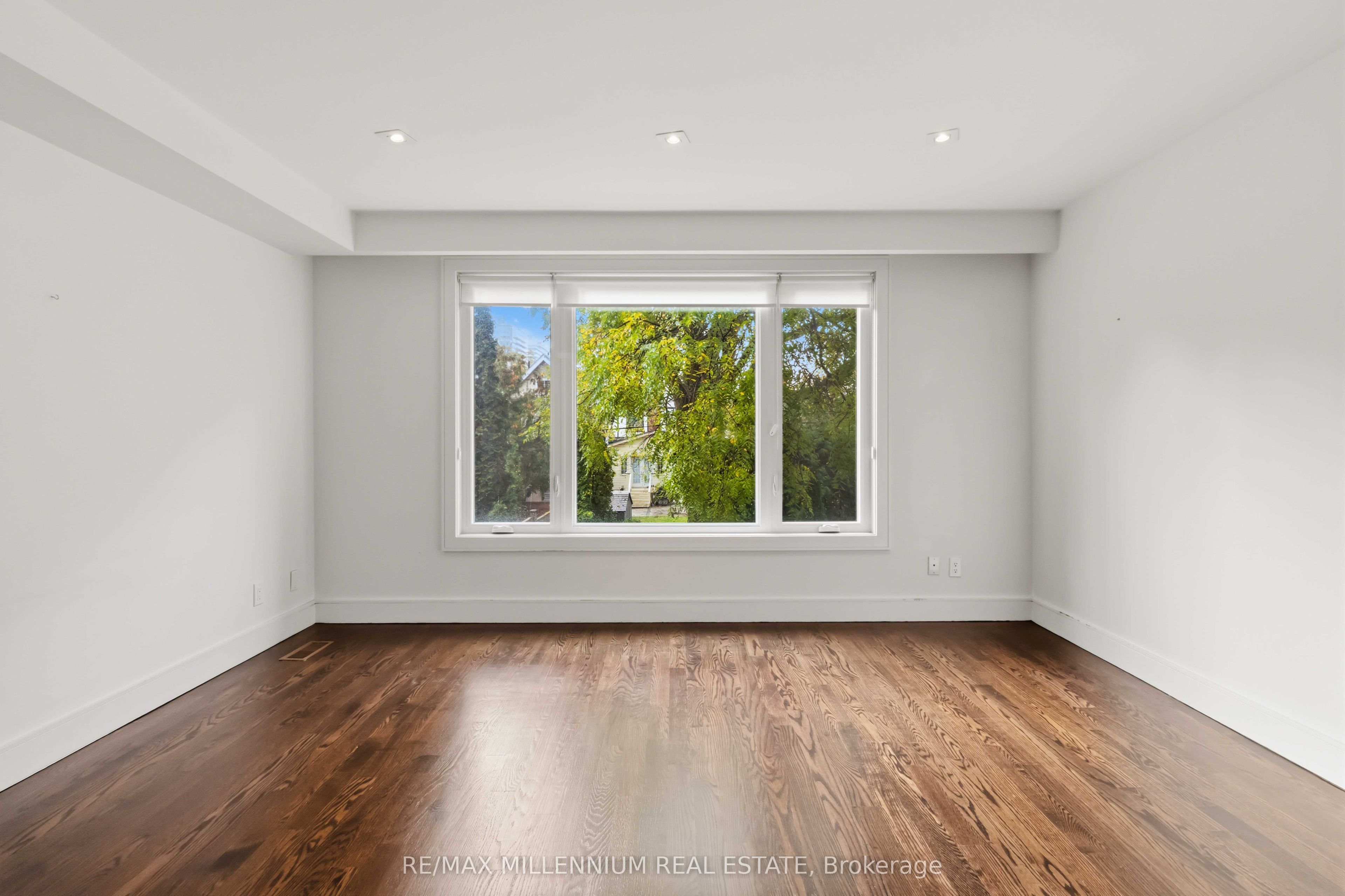 65 Castlefield Avenue Property Photo 16