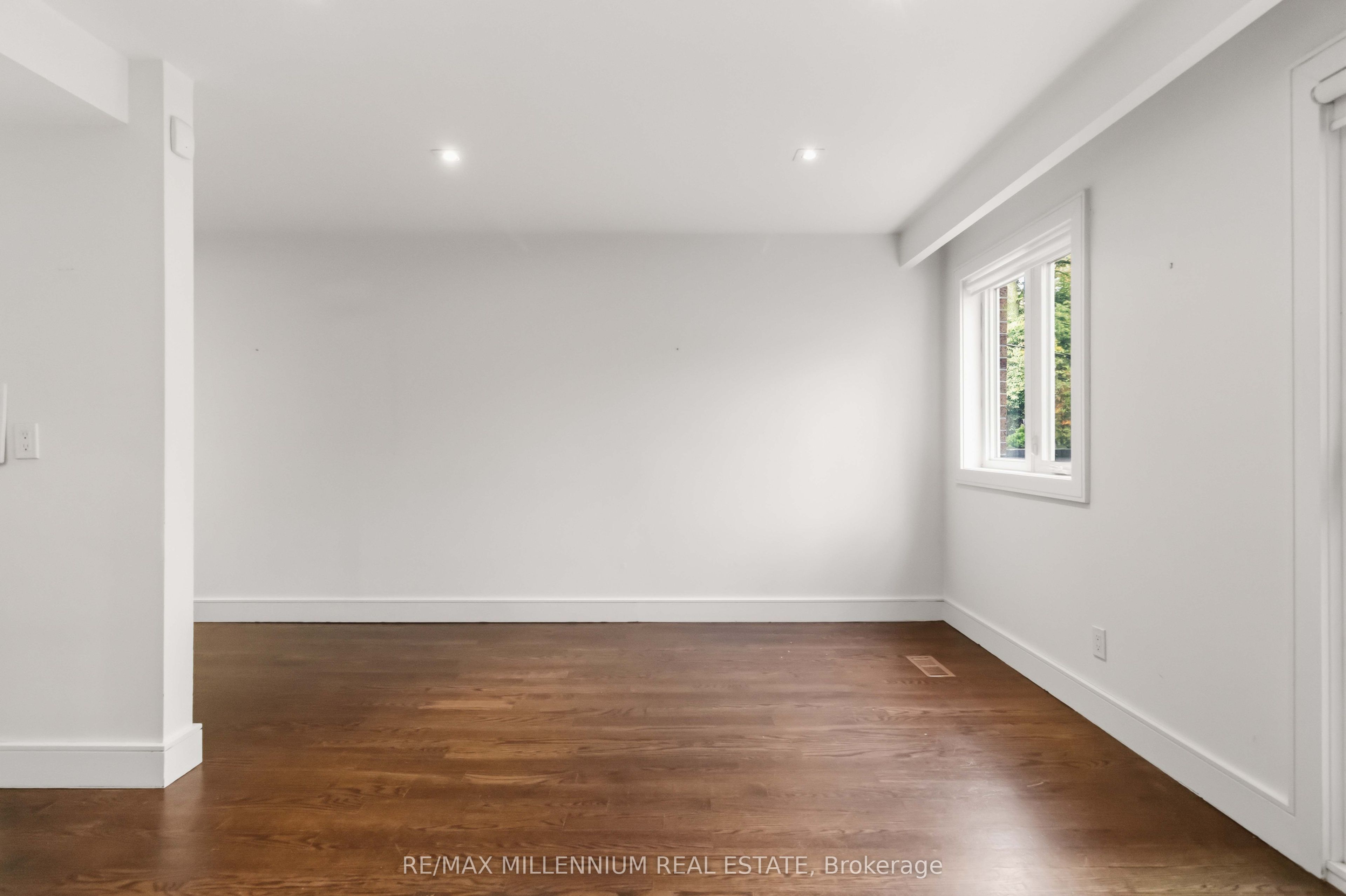 65 Castlefield Avenue Property Photo 23