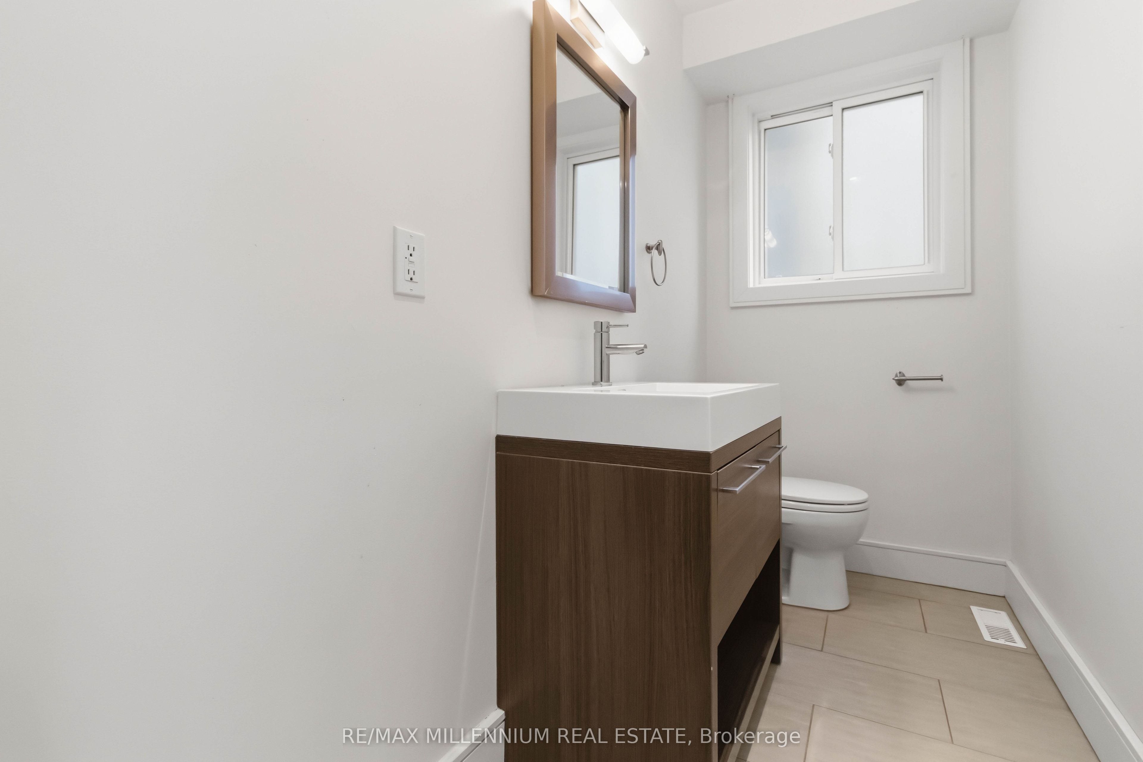 65 Castlefield Avenue Property Photo 31