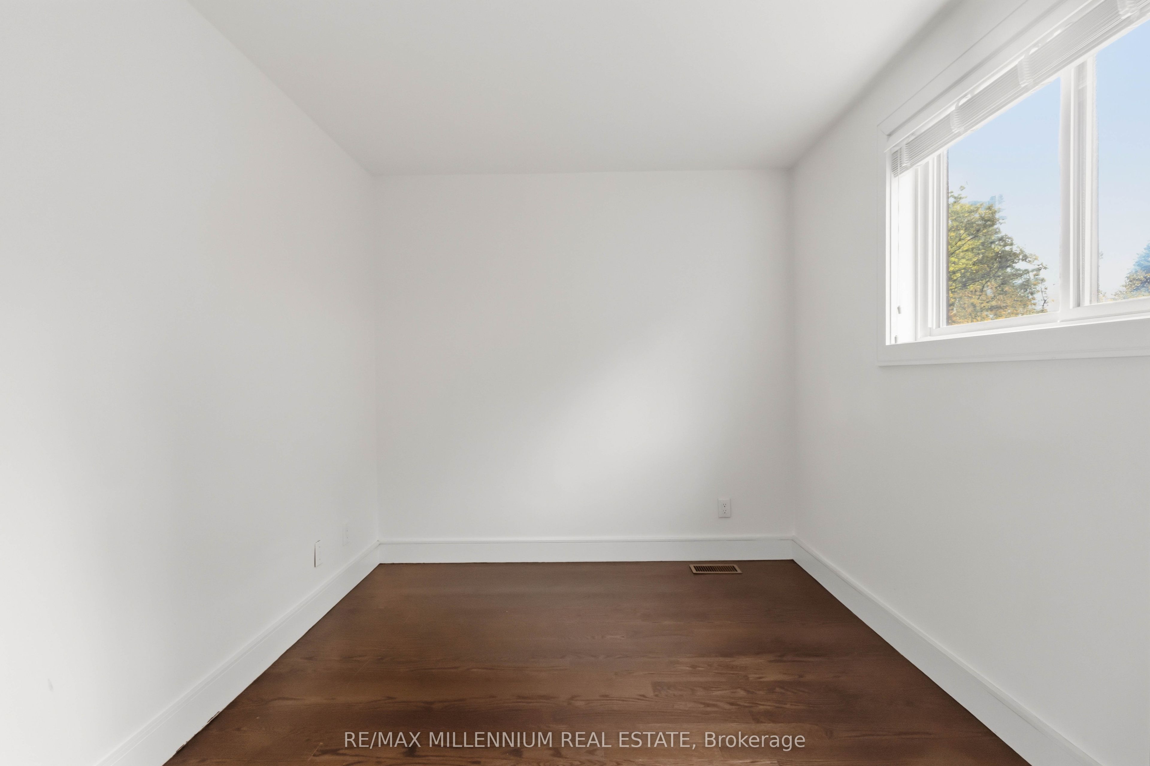 65 Castlefield Avenue Property Photo 34