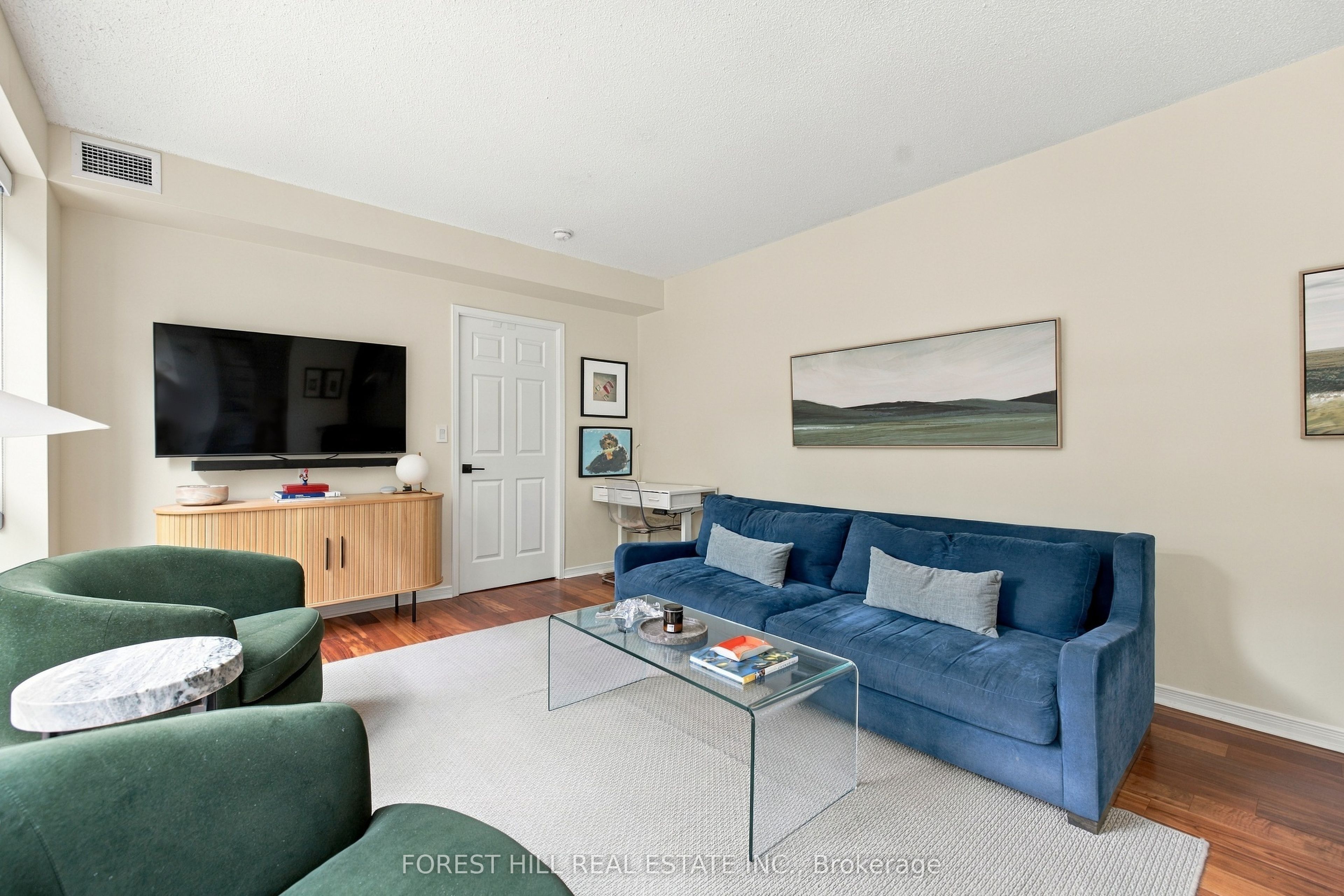 109 Front Street E 229 Property Photo 10