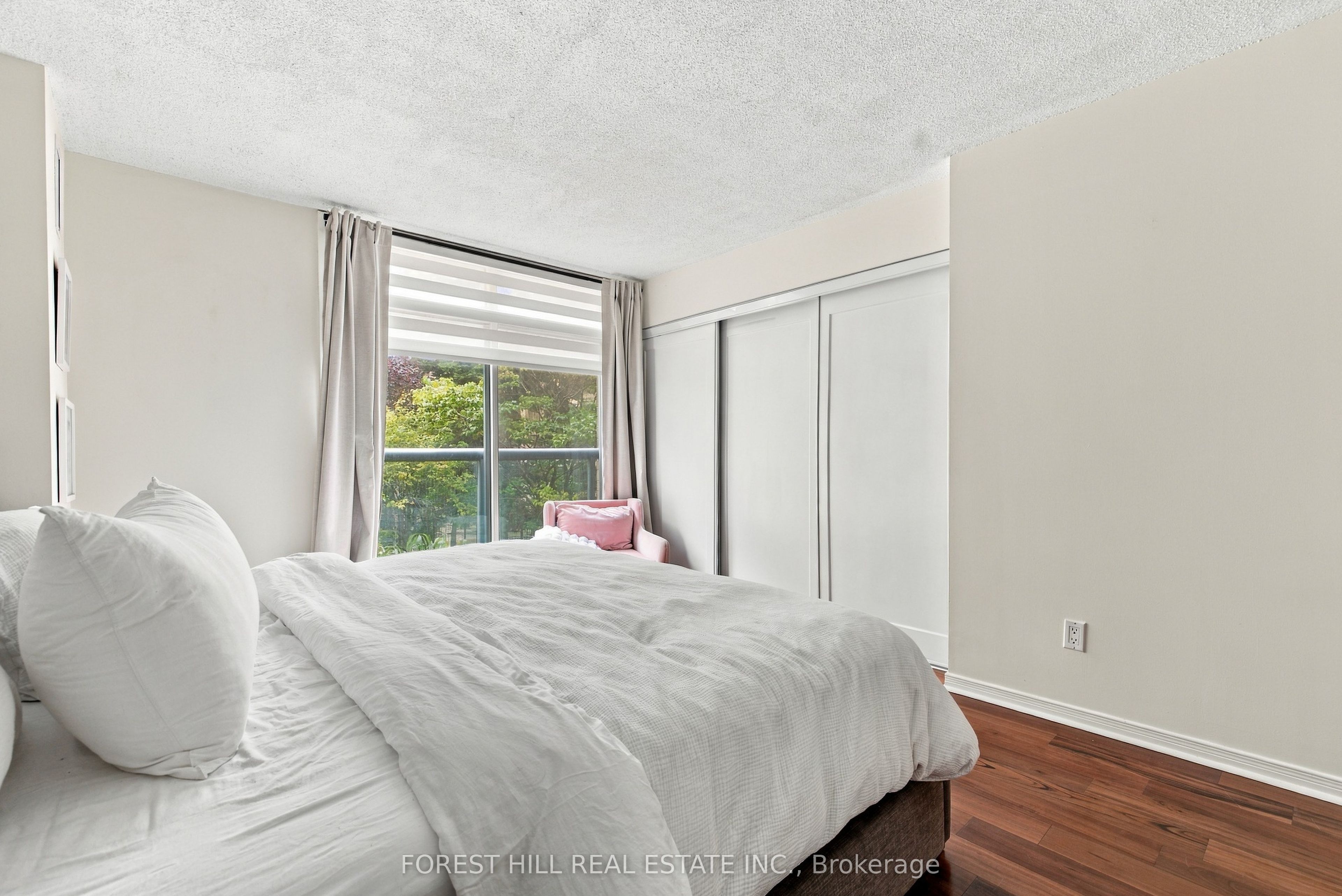 109 Front Street E 229 Property Photo 16
