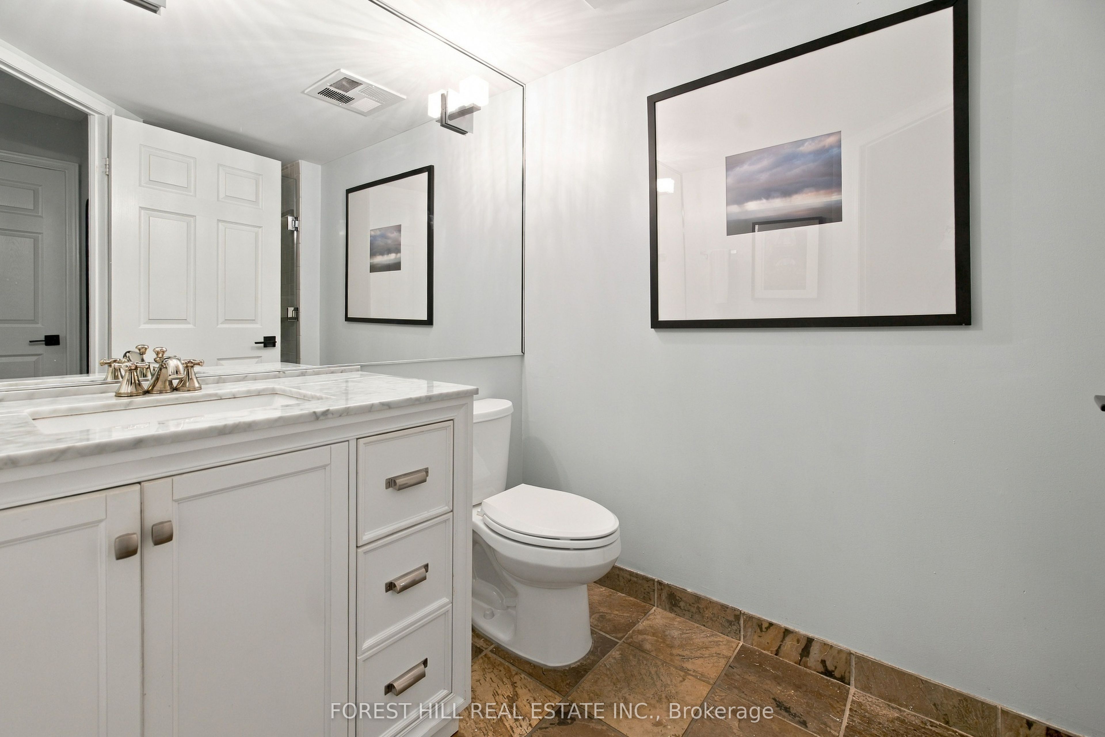 109 Front Street E 229 Property Photo 17