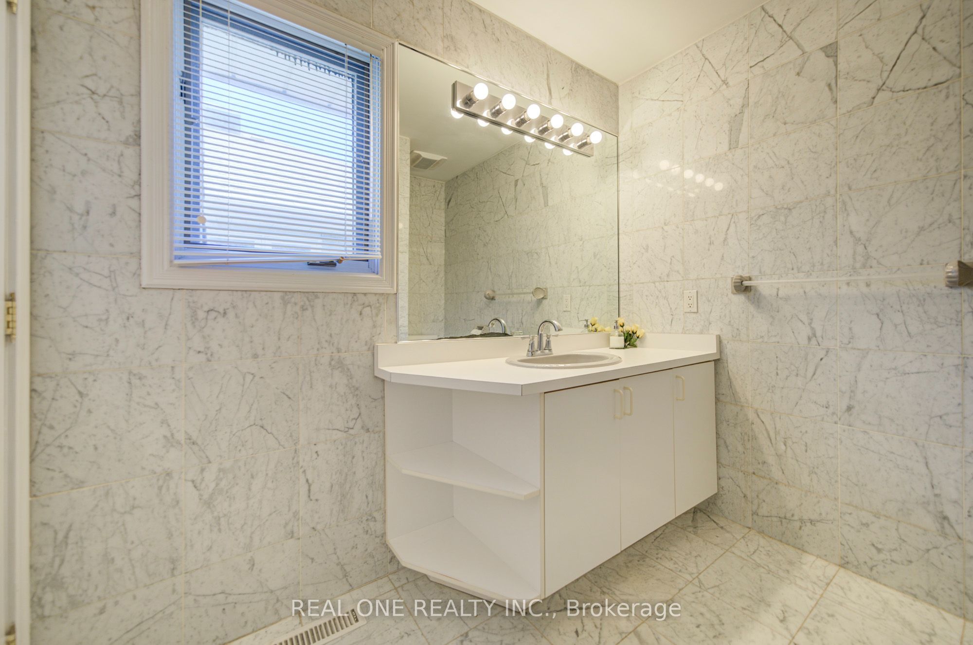 261 Mckee Avenue Property Photo 28