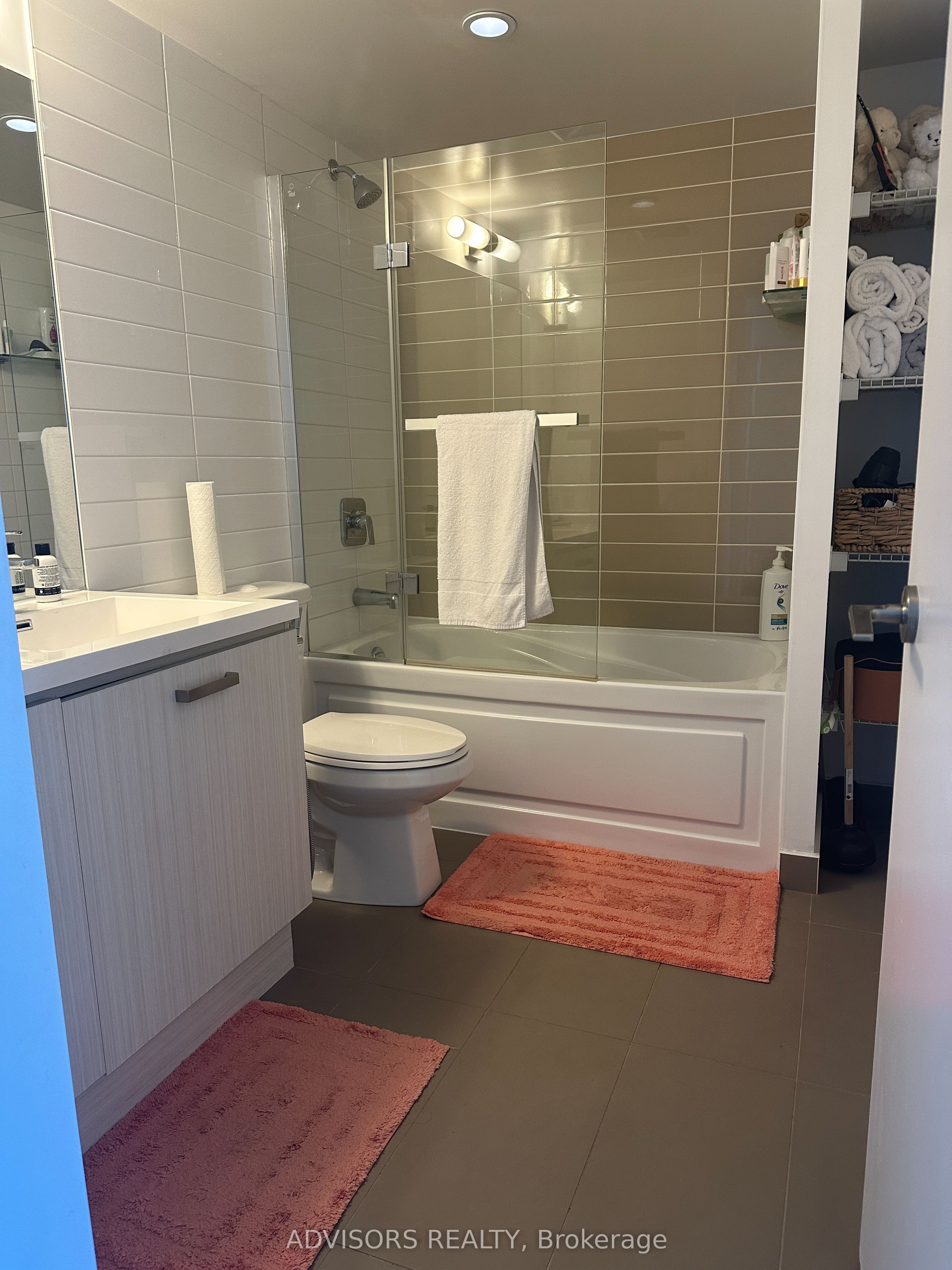 125 Redpath Avenue 2402 Property Photo 11
