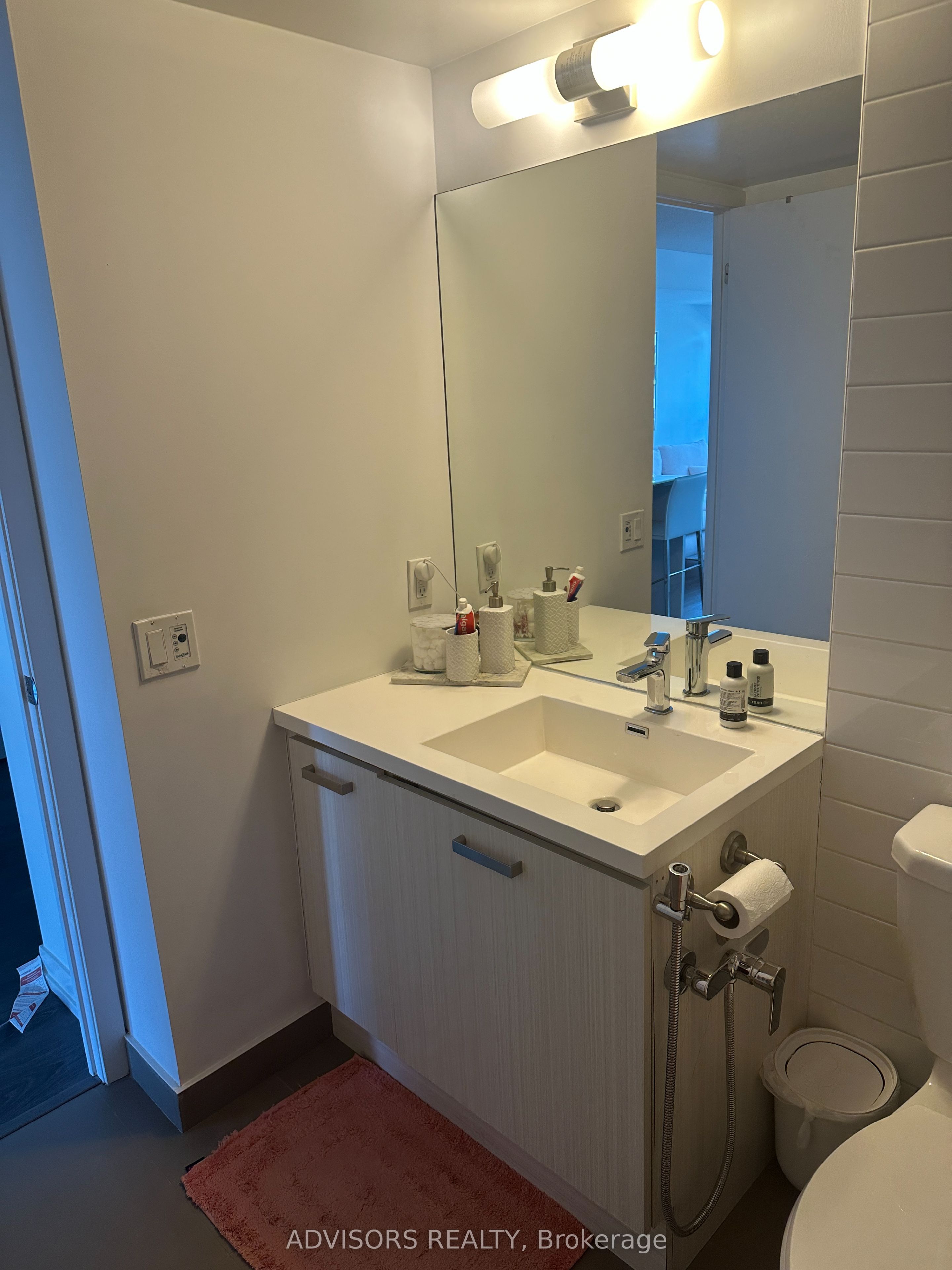 125 Redpath Avenue 2402 Property Photo 12