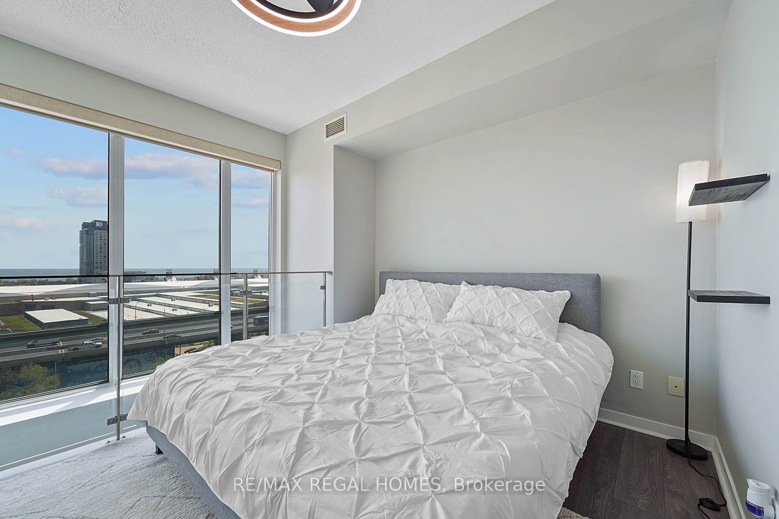 55 East Liberty Street 909 Property Photo 8