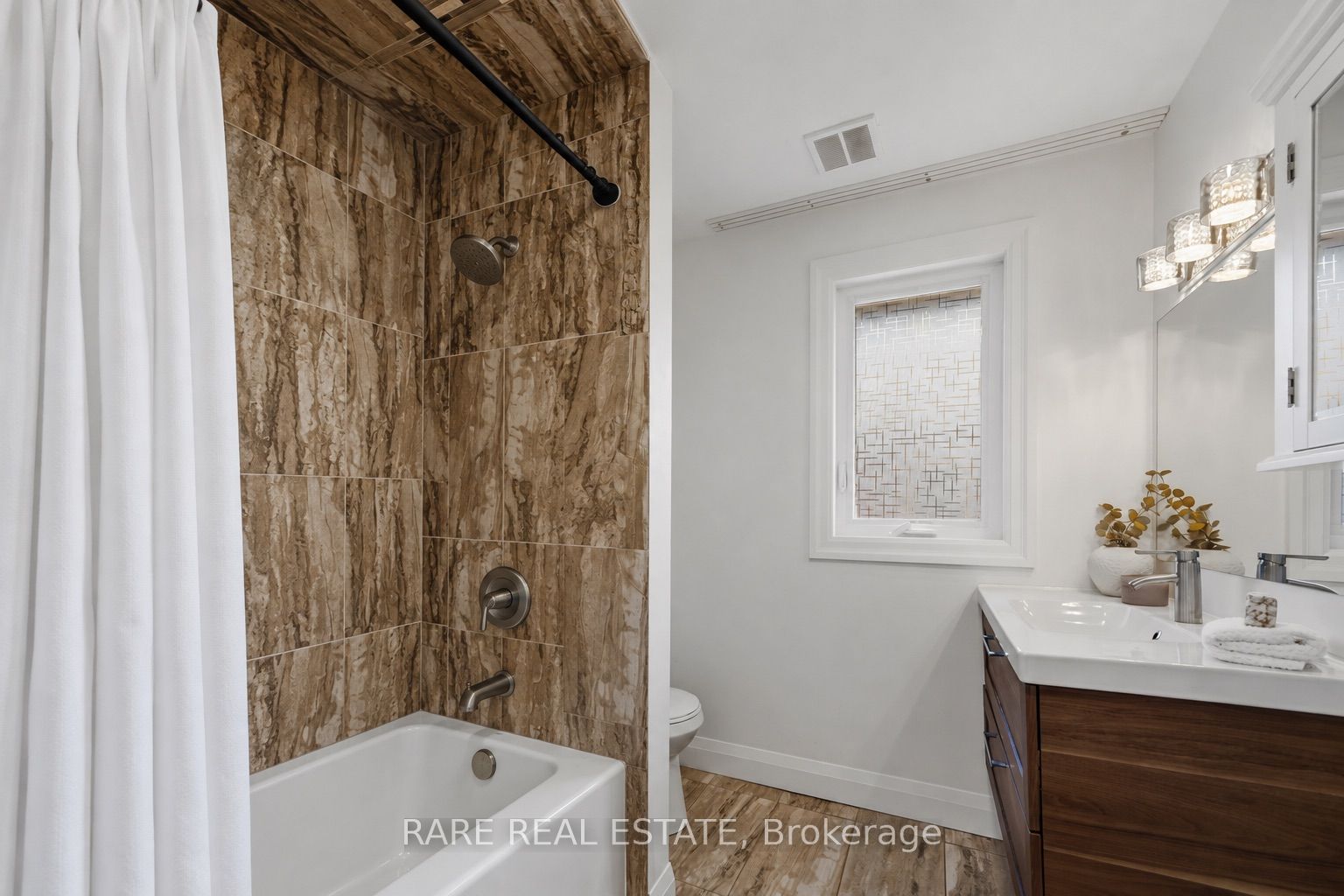 35 Kennard Avenue Property Photo 14