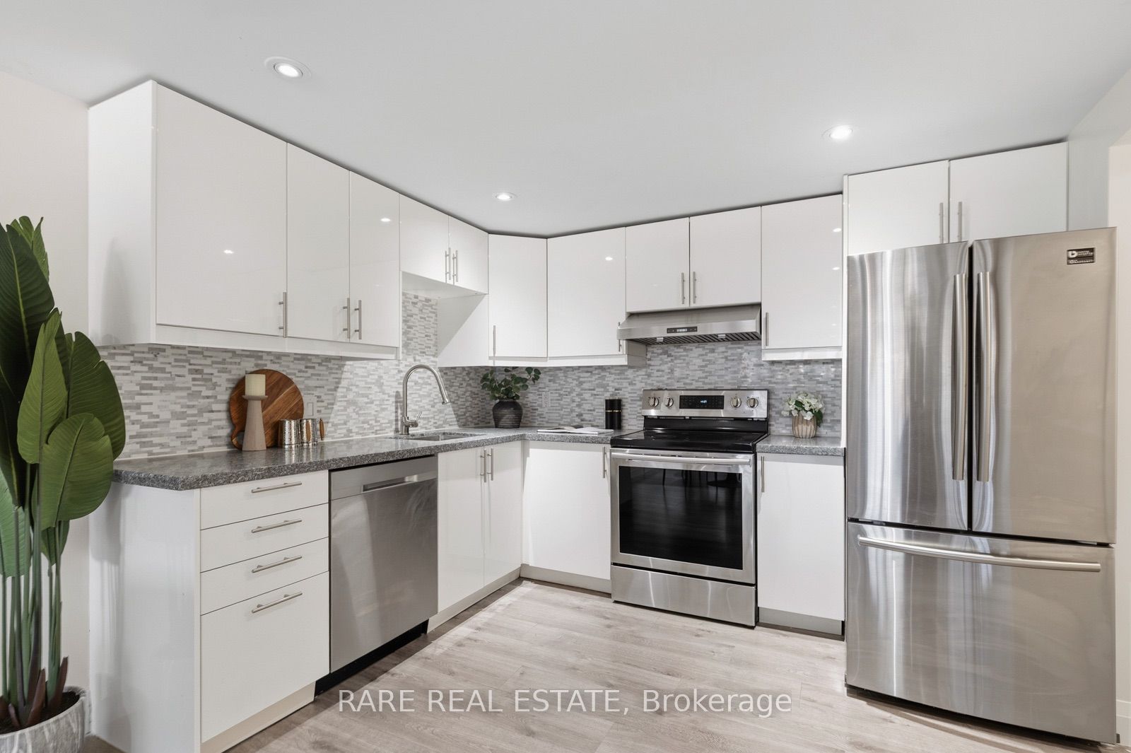 35 Kennard Avenue Property Photo 22