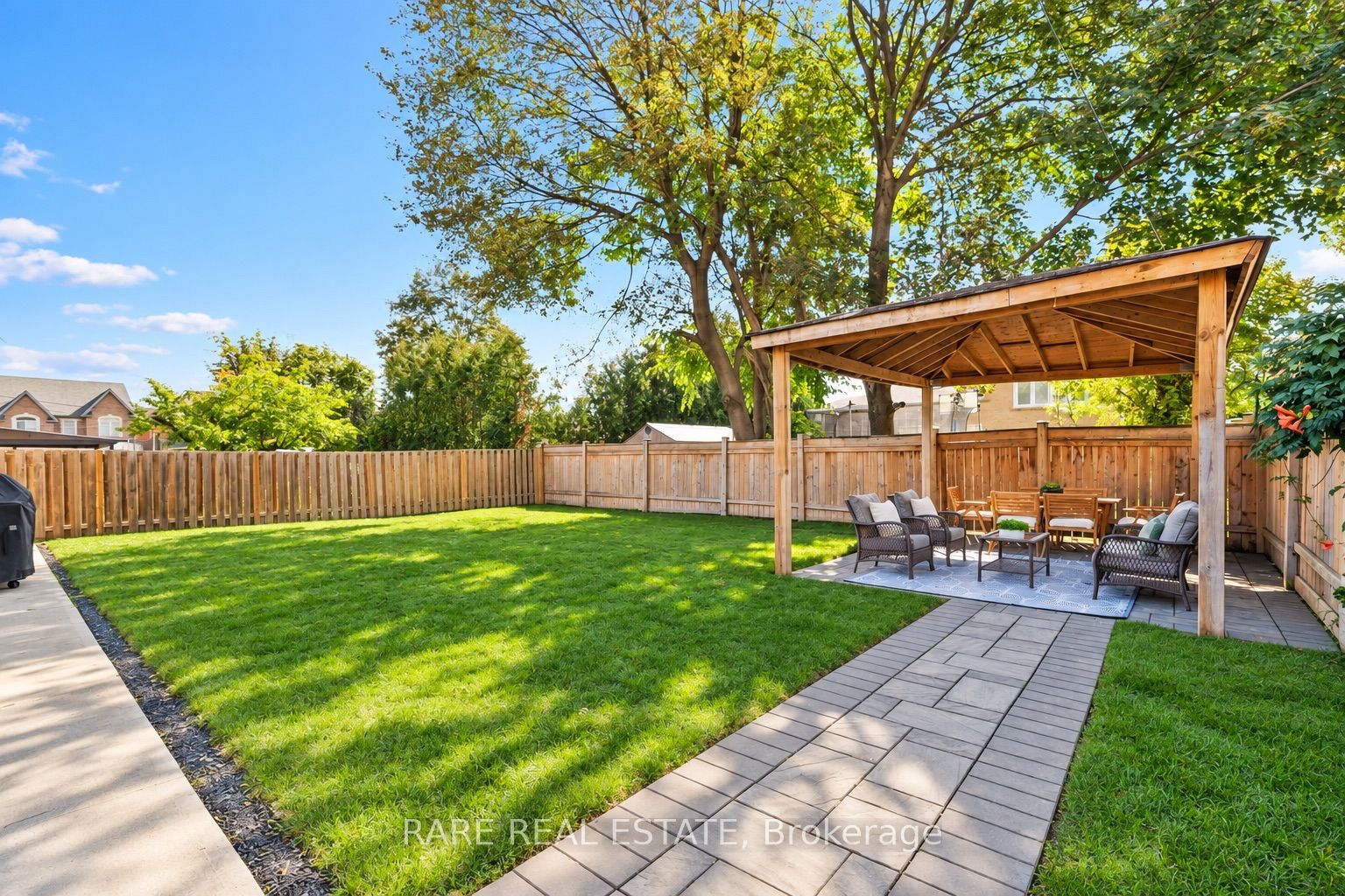 35 Kennard Avenue Property Photo 26