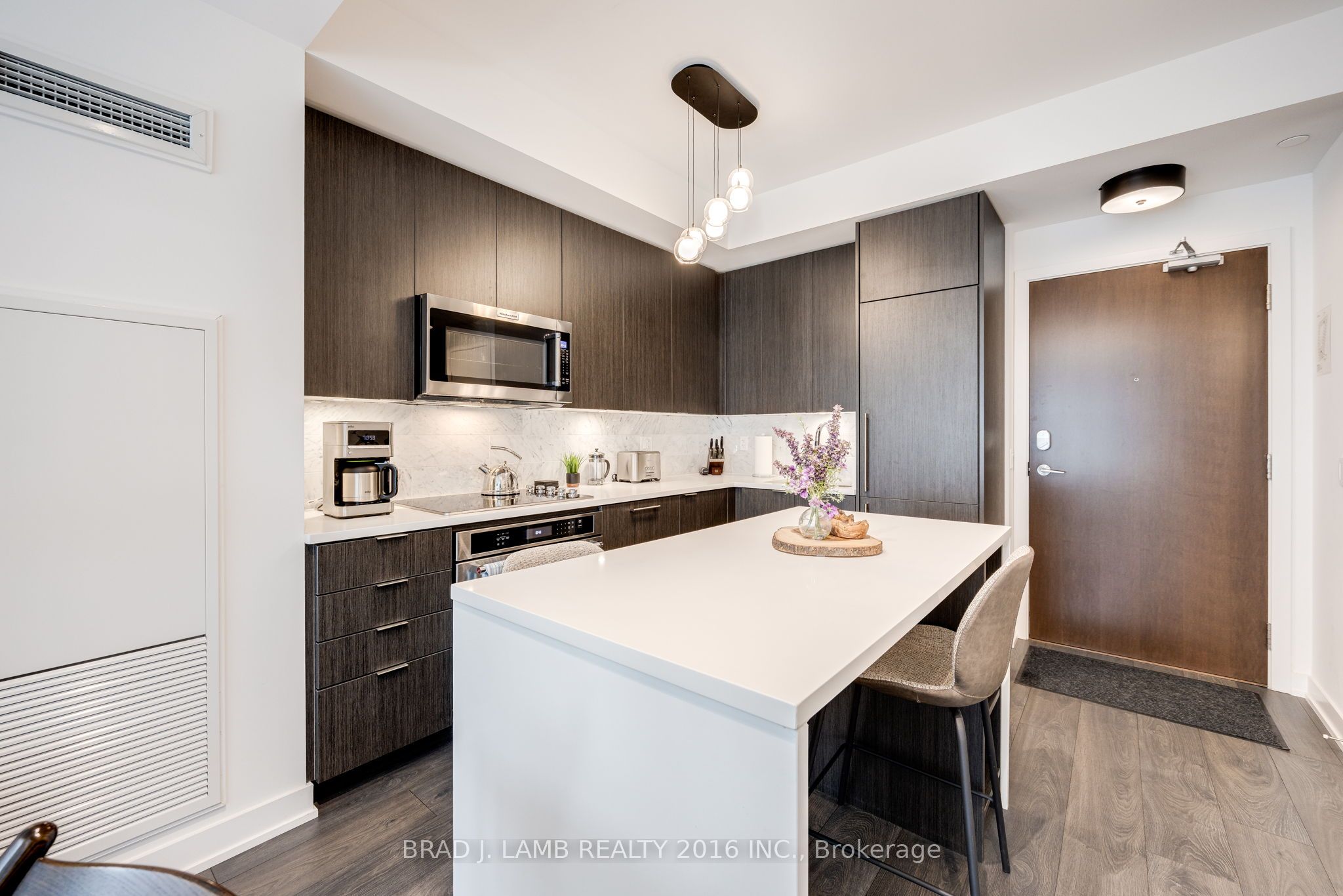 38 Iannuzzi Street 642 Property Photo 6