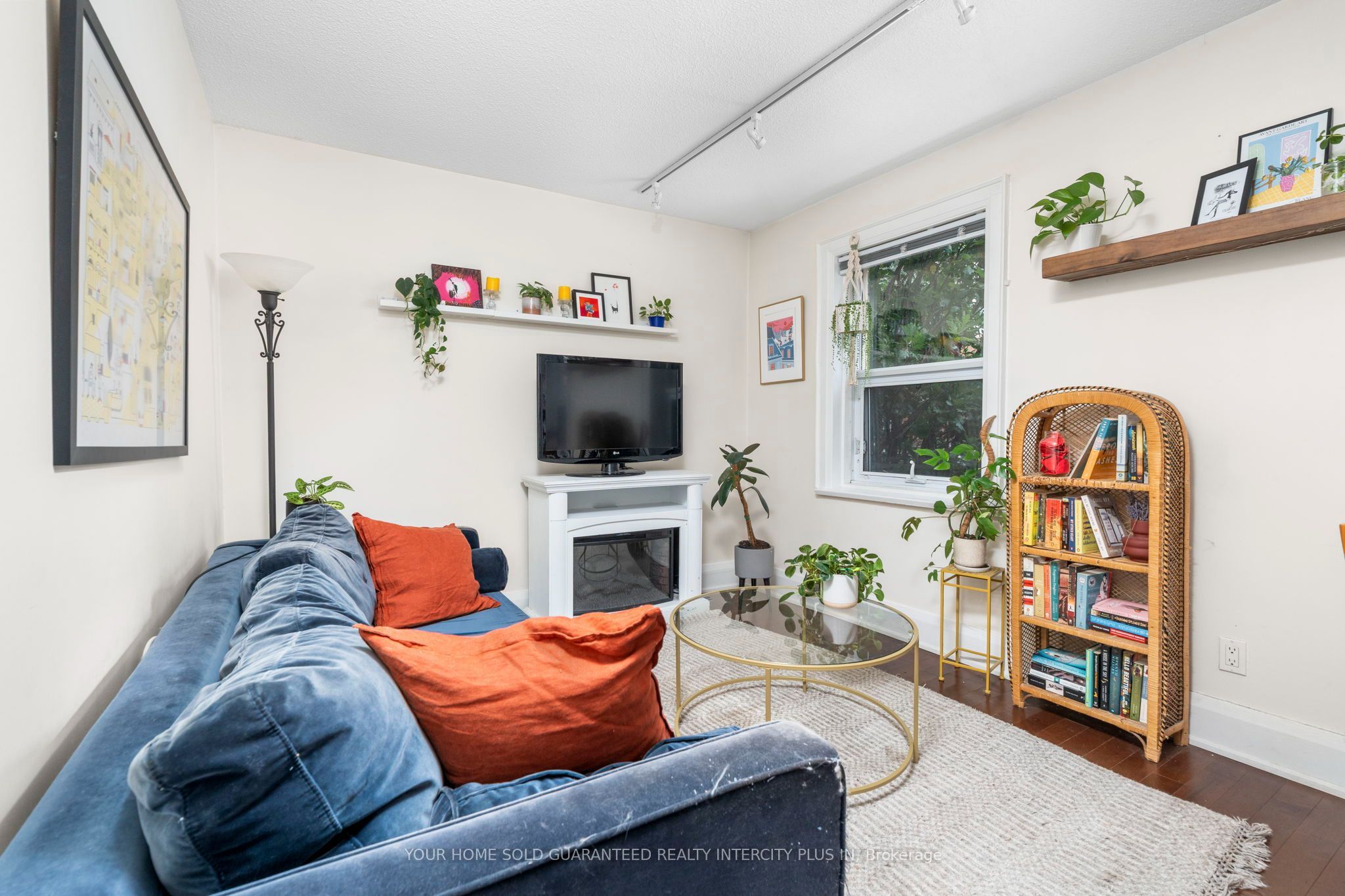 114 Vaughan Road 202 Property Photo 1