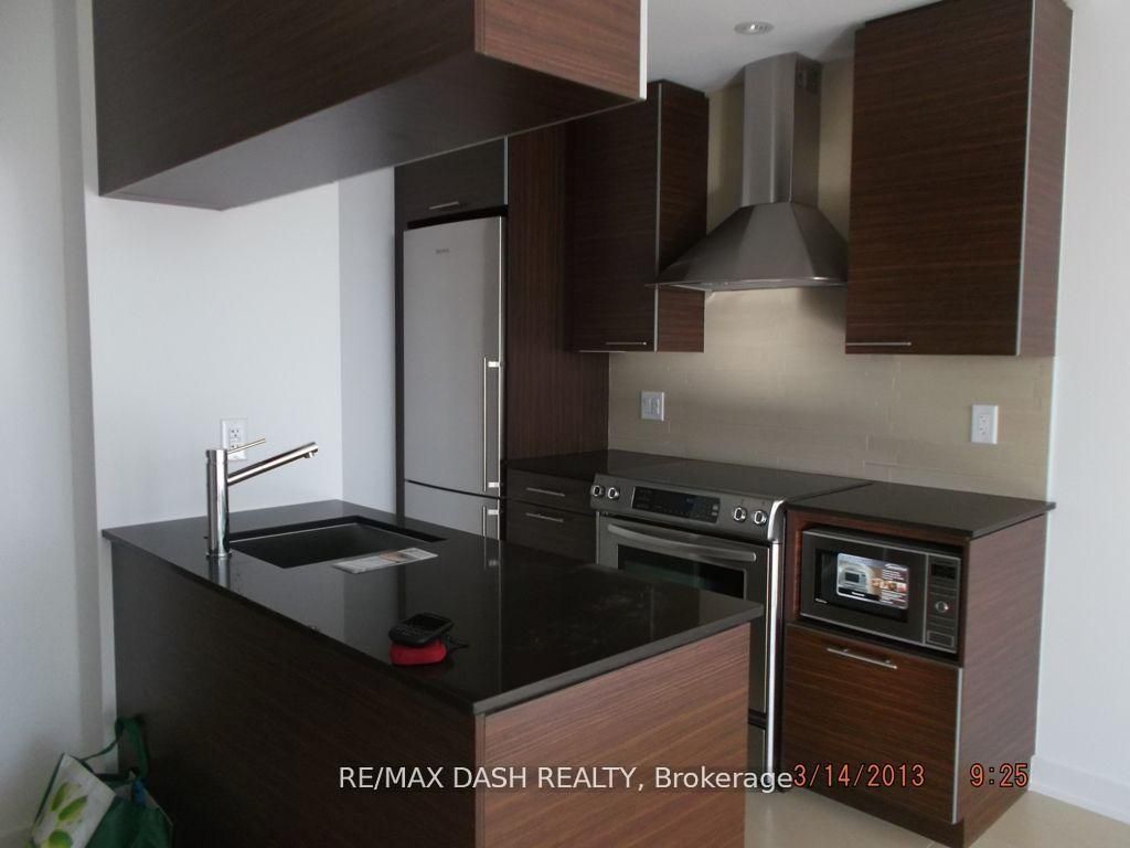 1 Market Street 1009 Property Photo 4