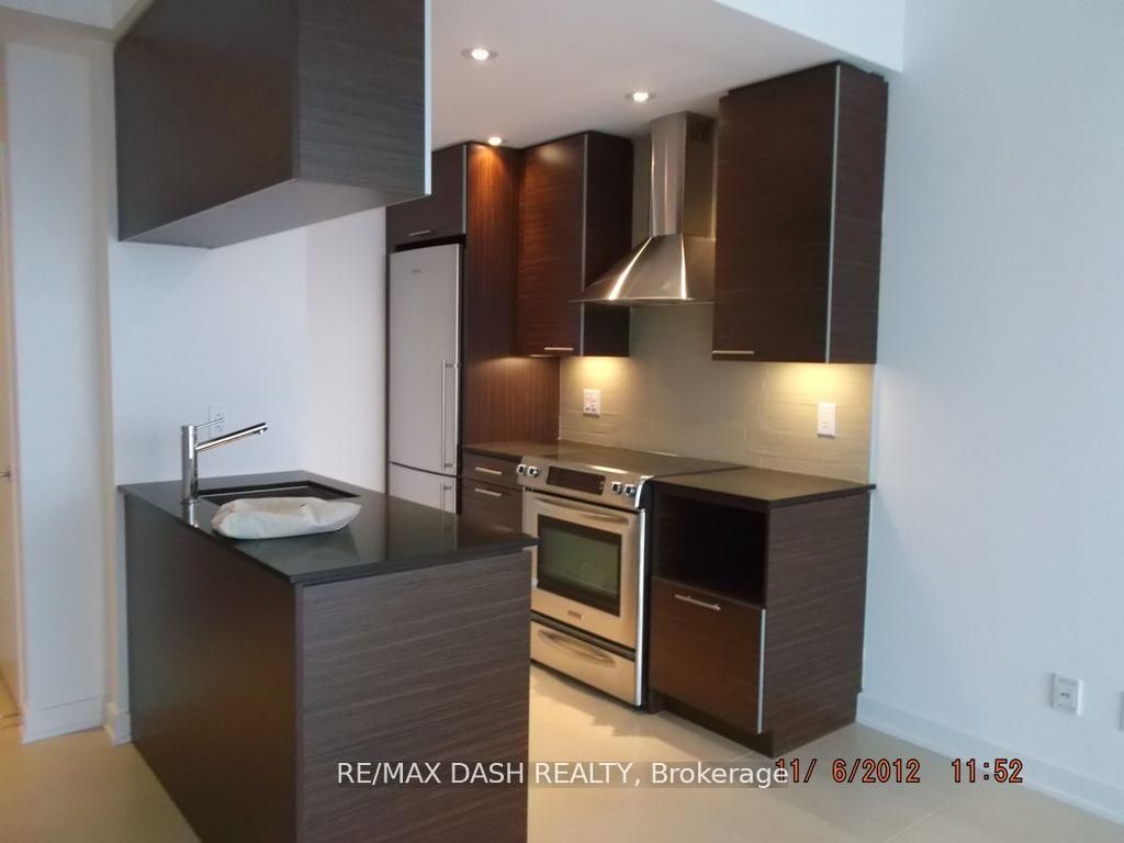 1 Market Street 1009 Property Photo 8
