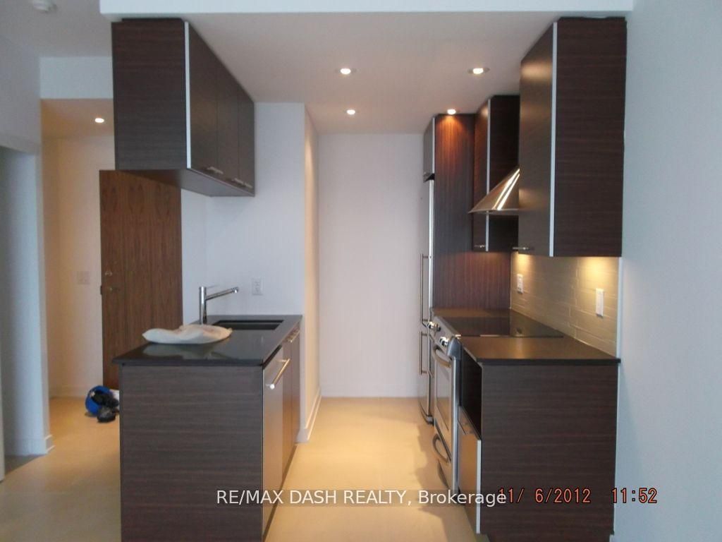 1 Market Street 1009 Property Photo 9