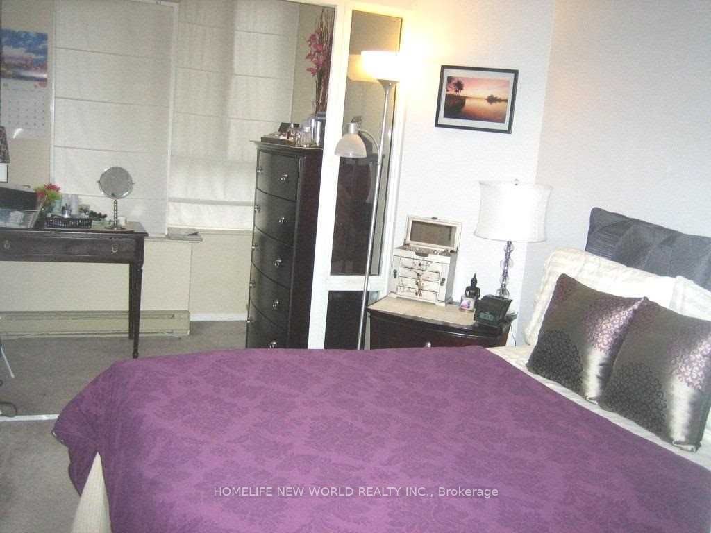 711 Bay Street 821 Property Photo 9
