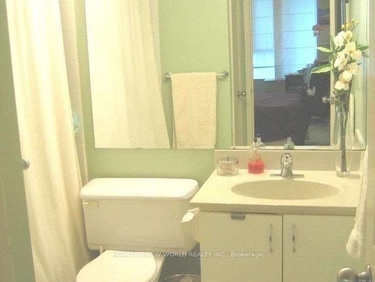 711 Bay Street 821 Property Photo 10
