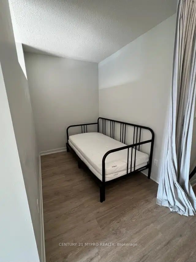 210 Victoria Street W 3609 Property Photo 5
