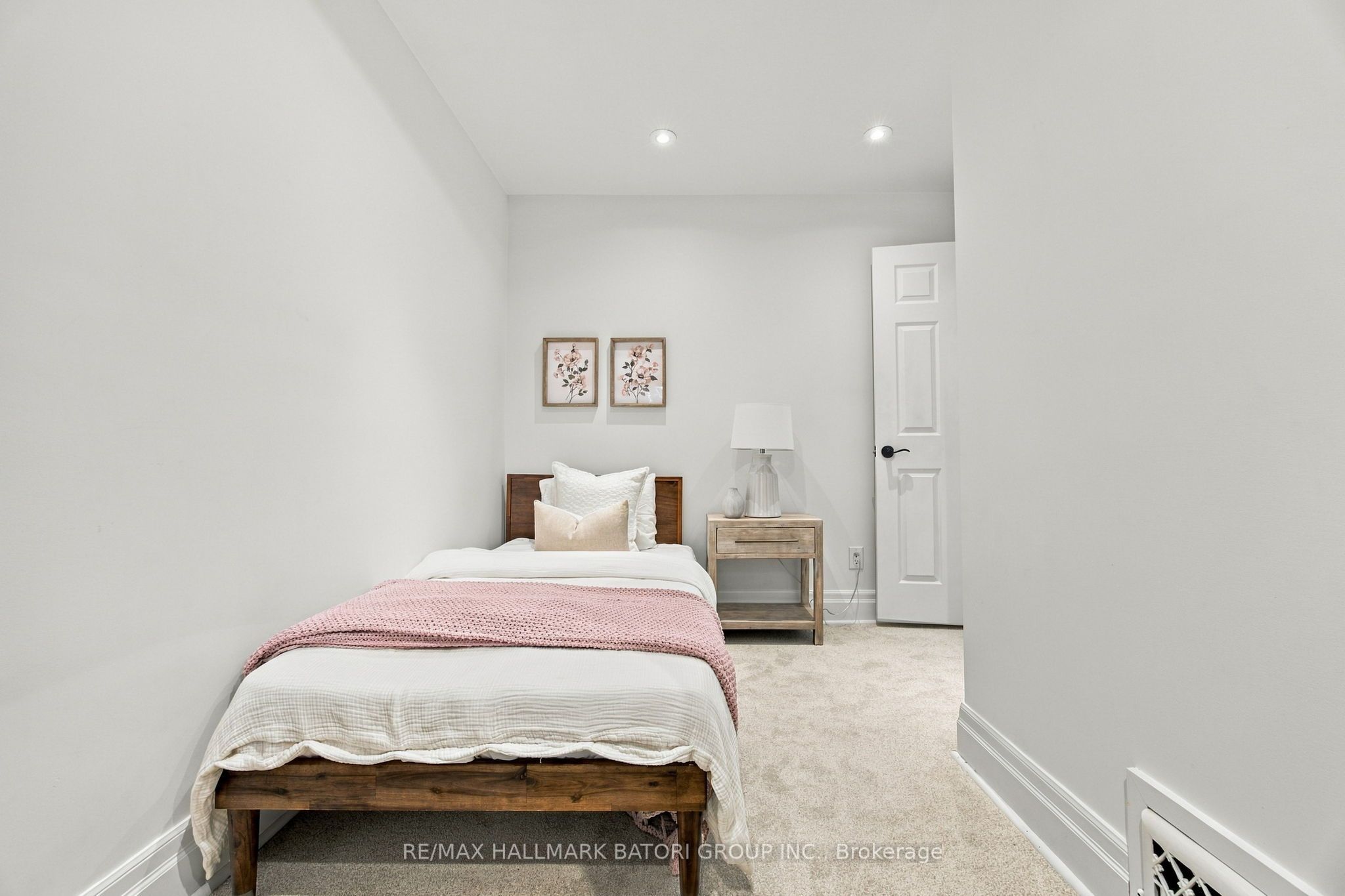 58 Ellsworth Avenue Property Photo 26