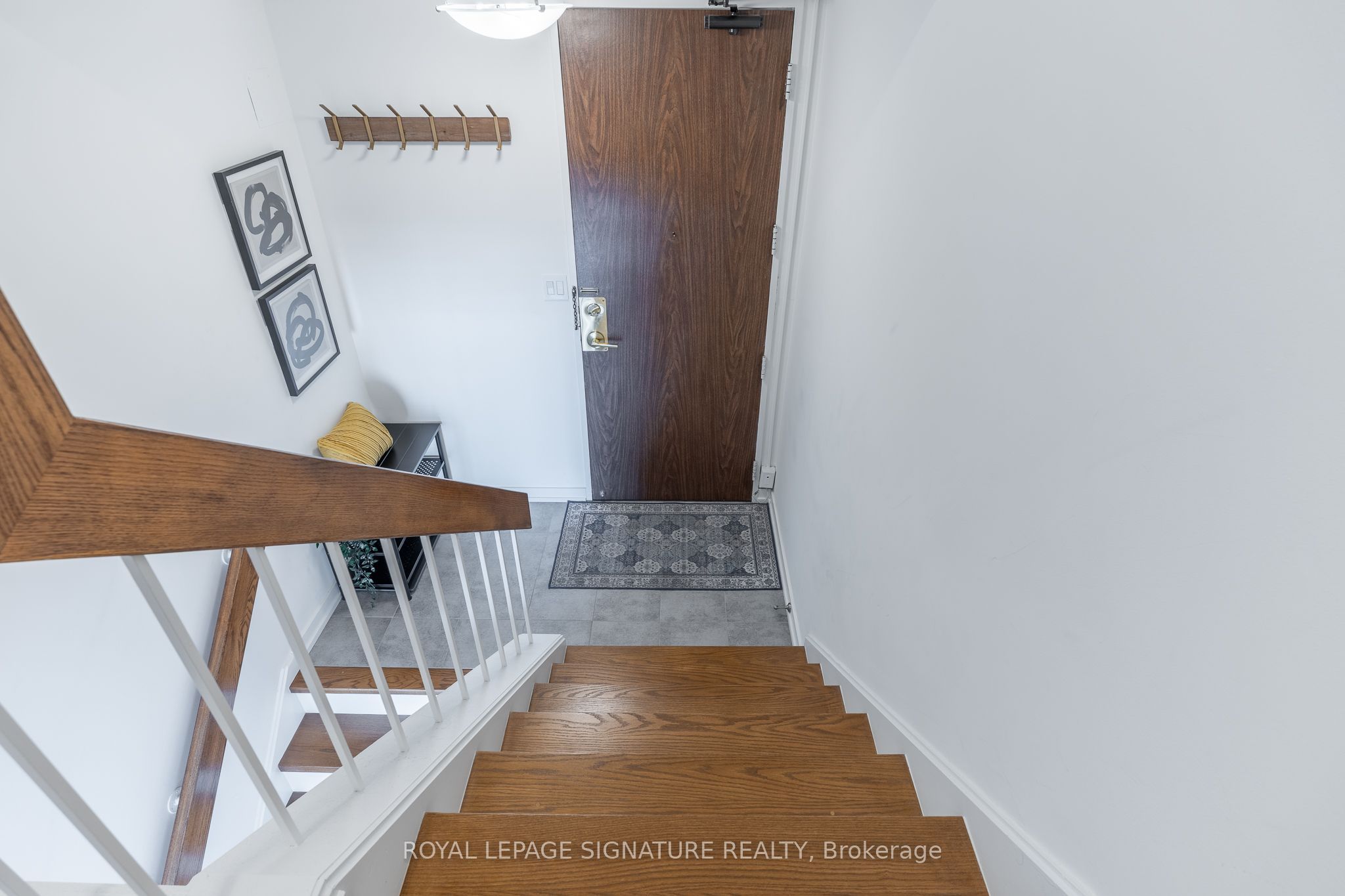 33 Harbour Square 1806 Property Photo 3