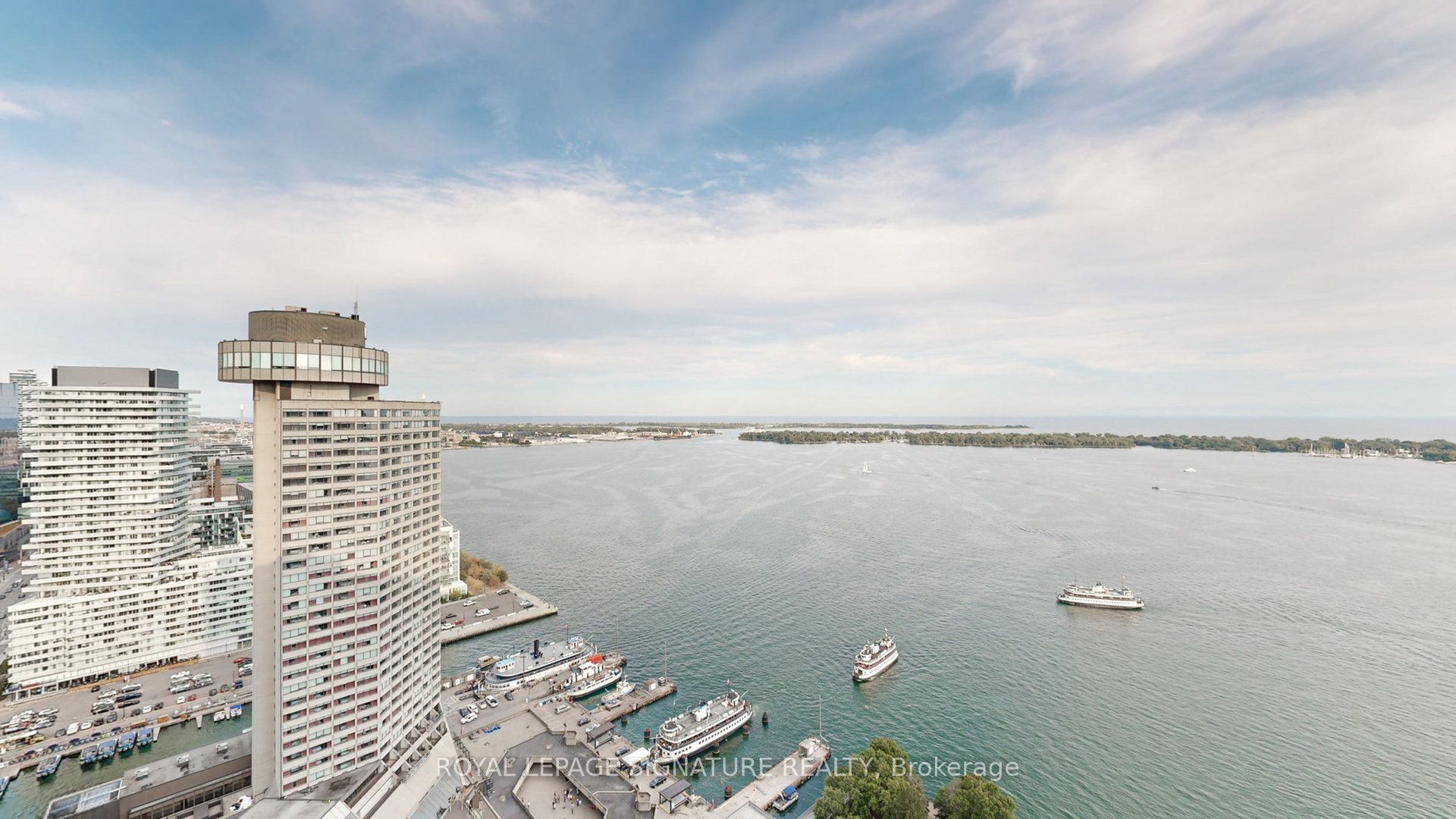 33 Harbour Square 1806 Property Photo 26
