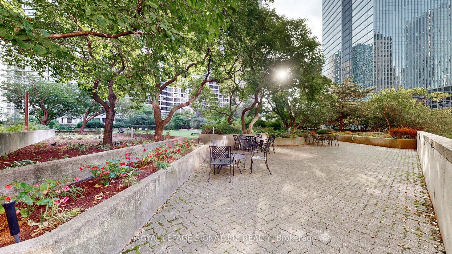 33 Harbour Square 1806 Property Photo 30
