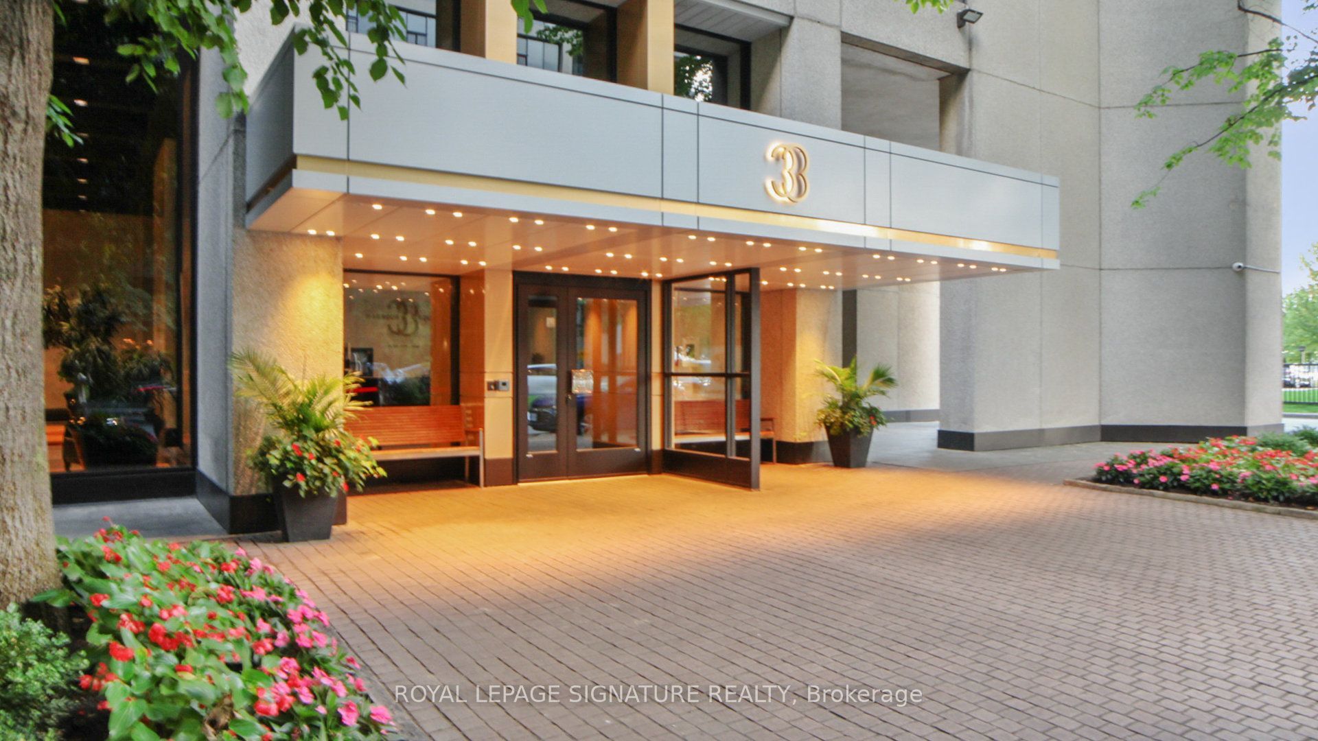 33 Harbour Square 1806 Property Photo 41