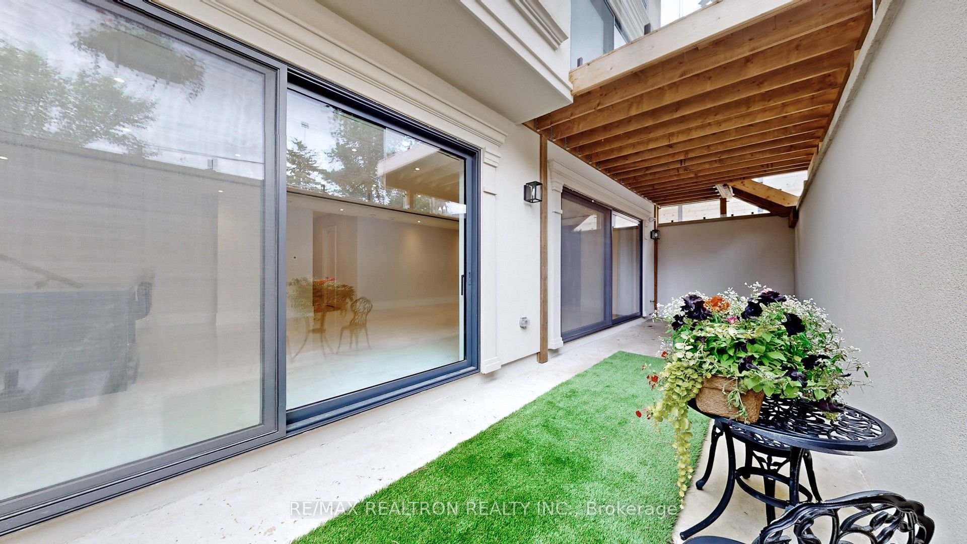 34 Morewood Crescent Property Photo 3