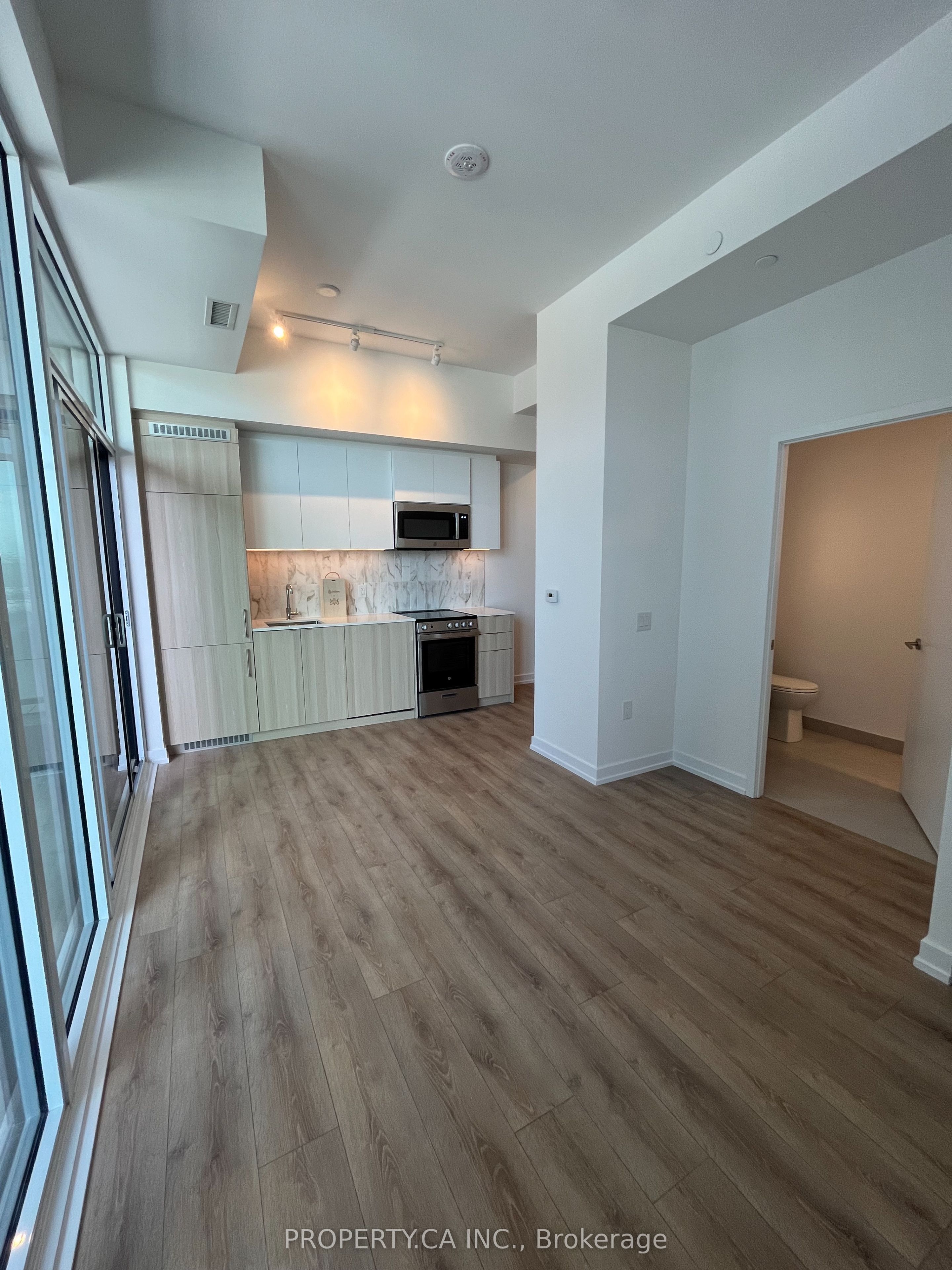 500 Dupont Street 320 Property Photo 3