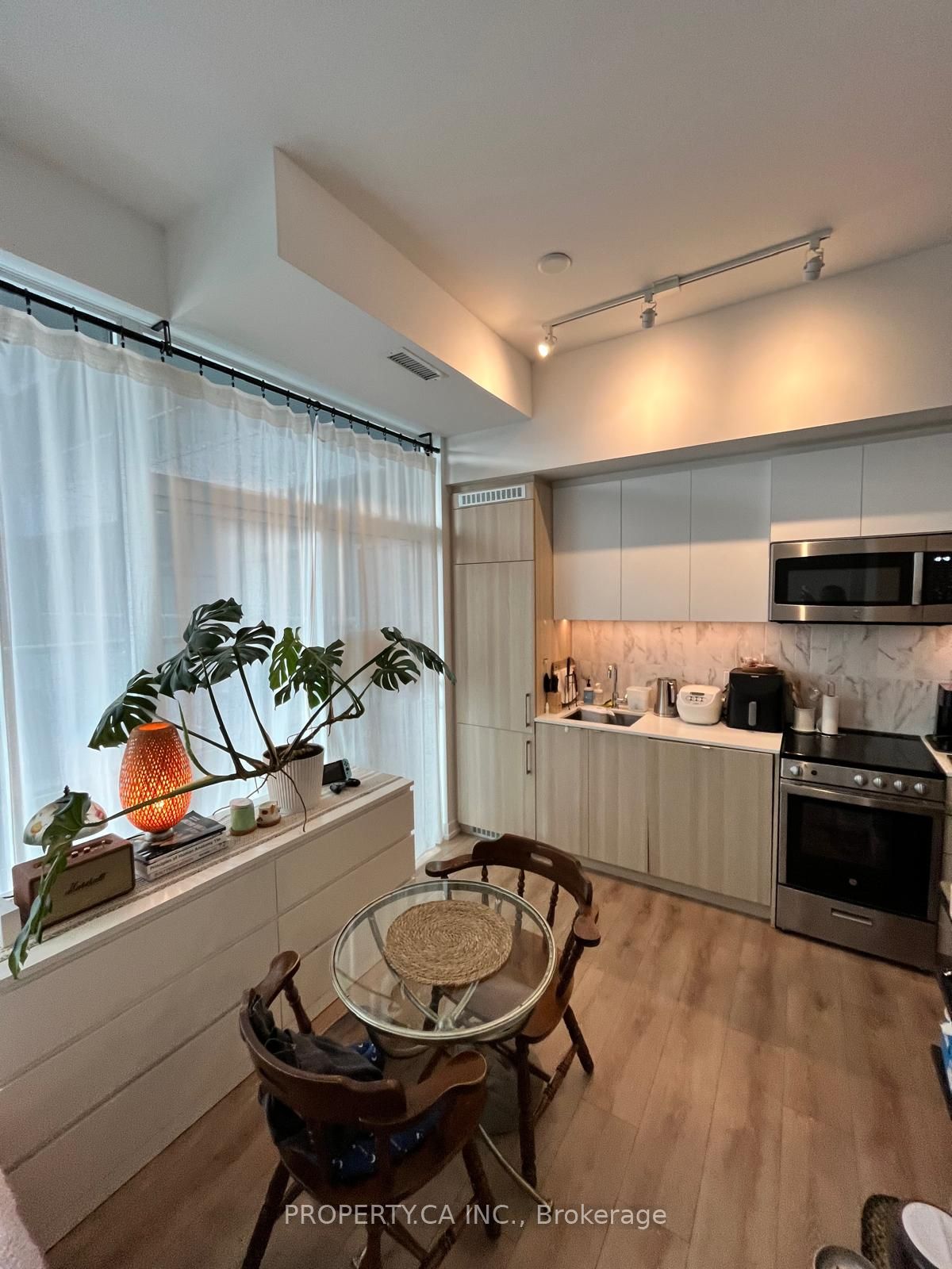 500 Dupont Street 320 Property Photo 10