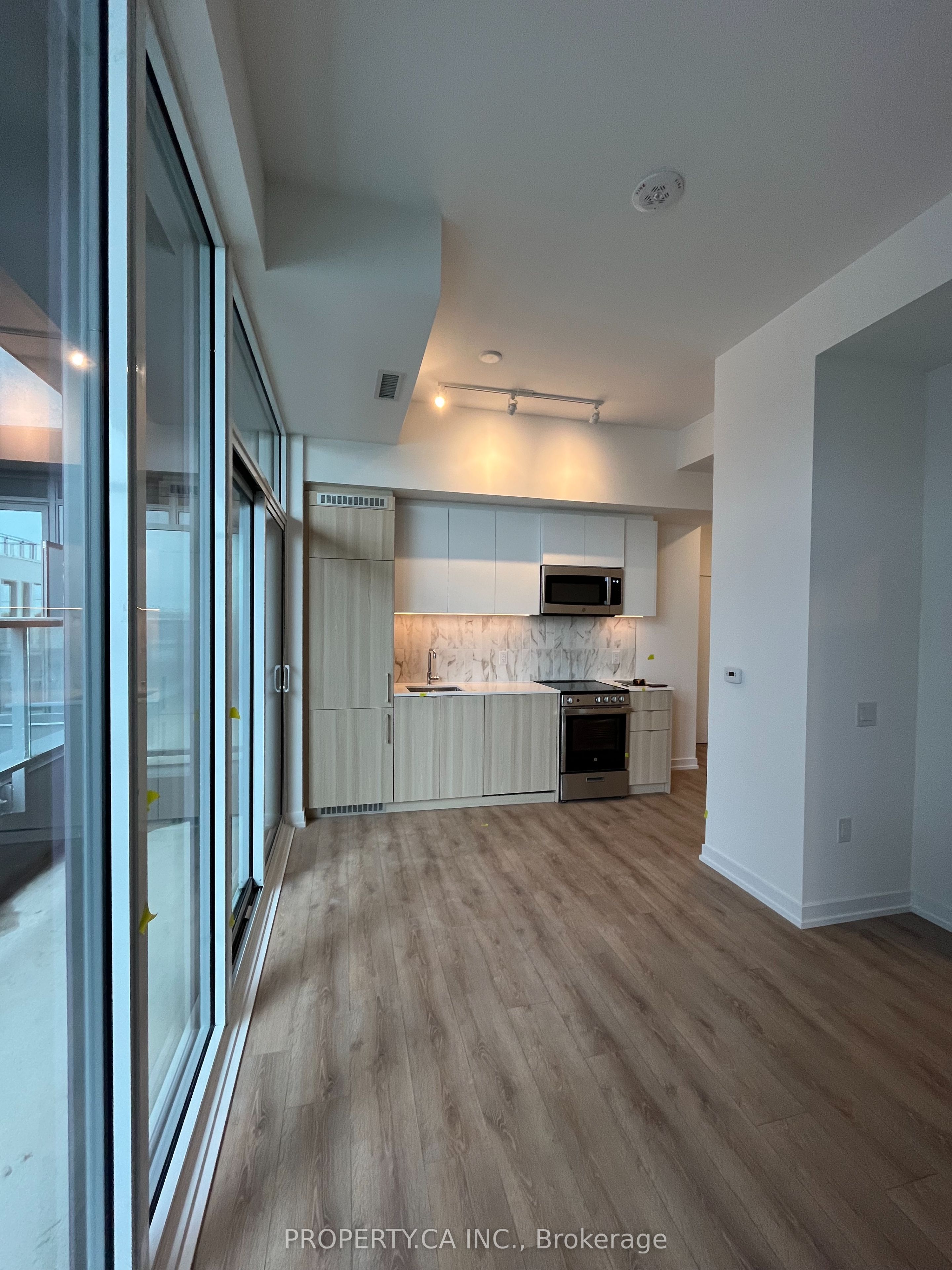 500 Dupont Street 320 Property Photo 11